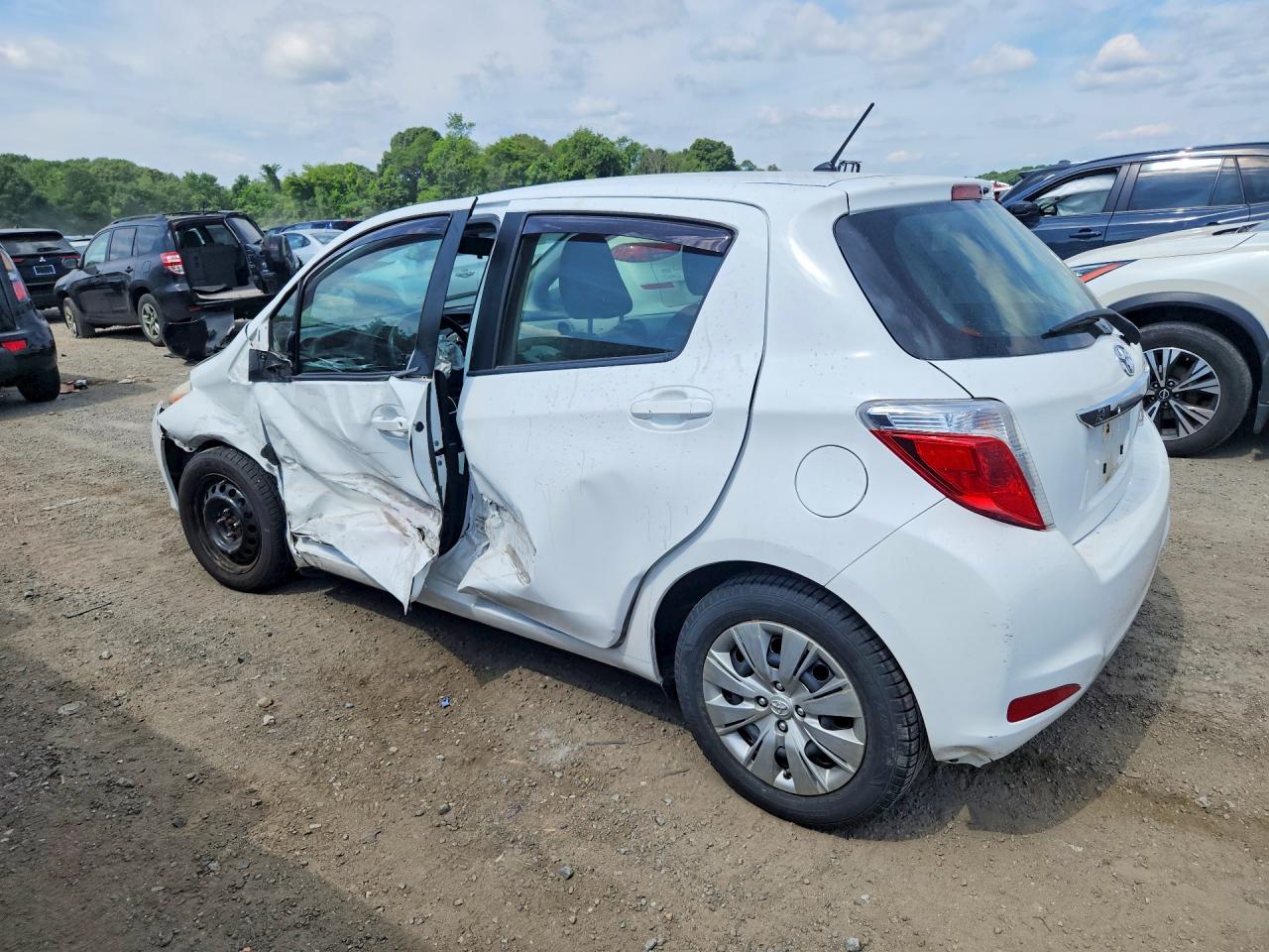 2012 Toyota Yaris 5-door L White vin: JTDKTUD38CD541161