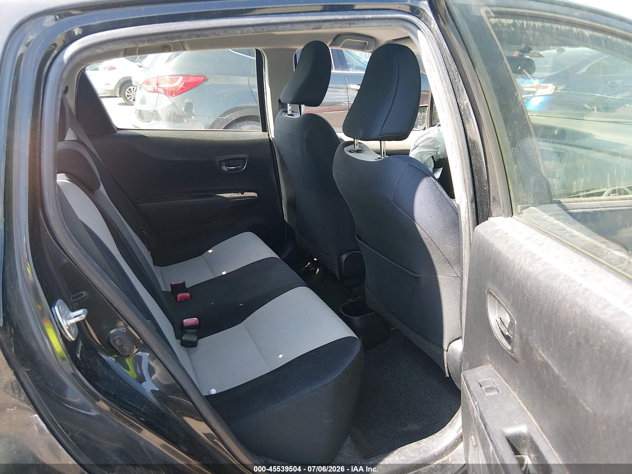 2013 Toyota Yaris Le Black vin: JTDKTUD38DD542537