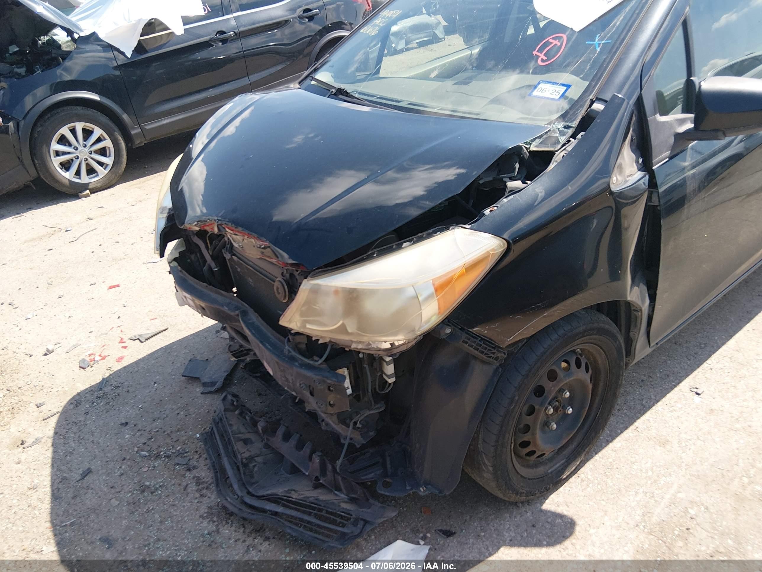 2013 Toyota Yaris Le Black vin: JTDKTUD38DD542537