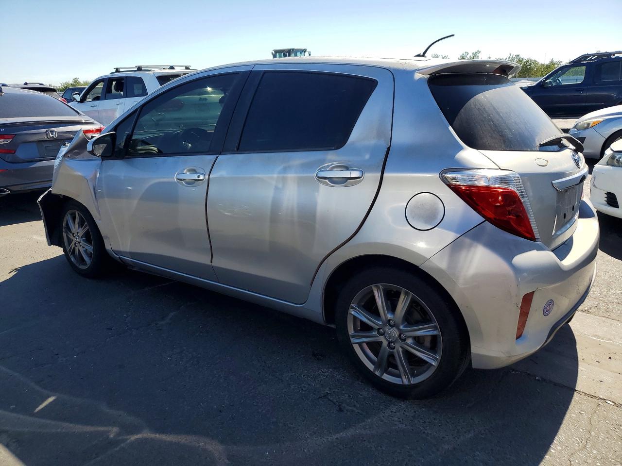 2013 Toyota Yaris 5-door Se Silver vin: JTDKTUD38DD548435