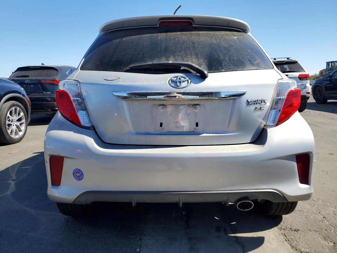 2013 Toyota Yaris 5-door Se Silver vin: JTDKTUD38DD548435