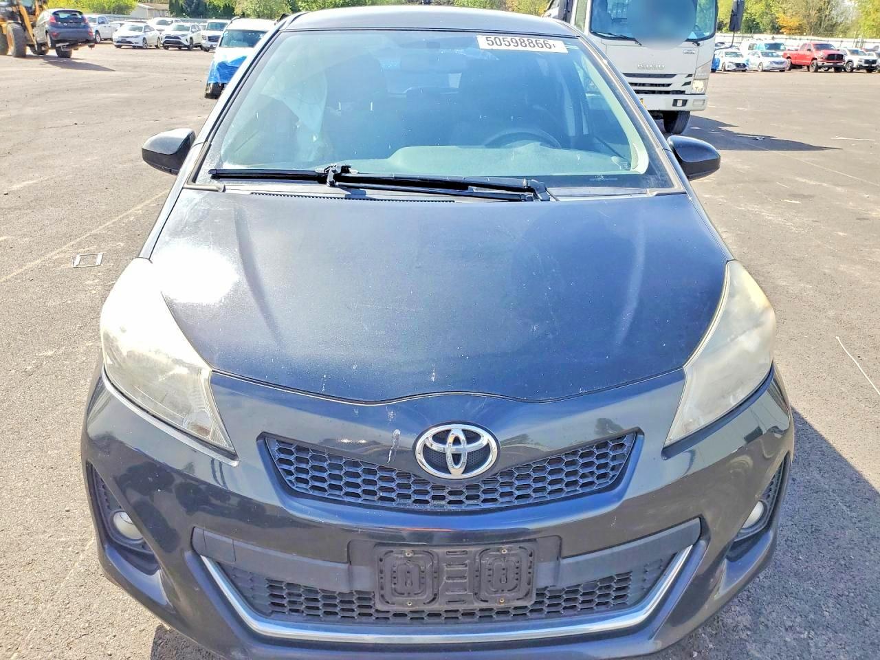2013 Toyota Yaris 5-door Se Black vin: JTDKTUD38DD549195