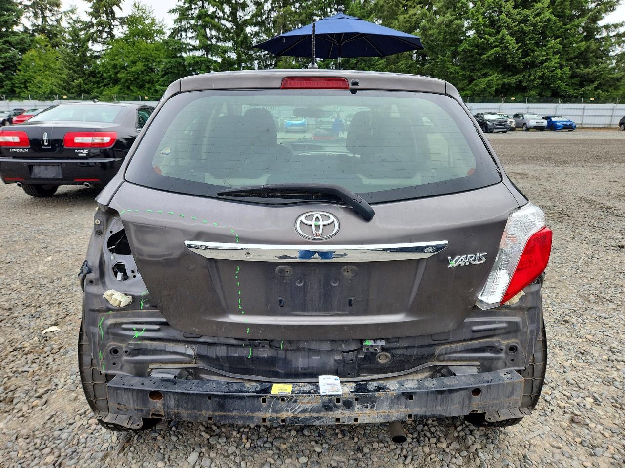 2013 Toyota Yaris 5-door L Серый vin: JTDKTUD38DD552551