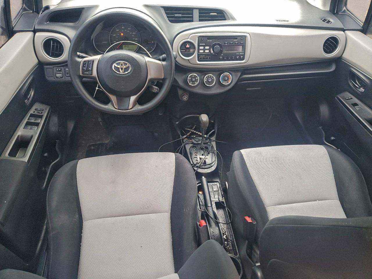 2013 Toyota Yaris White vin: JTDKTUD38DD567471