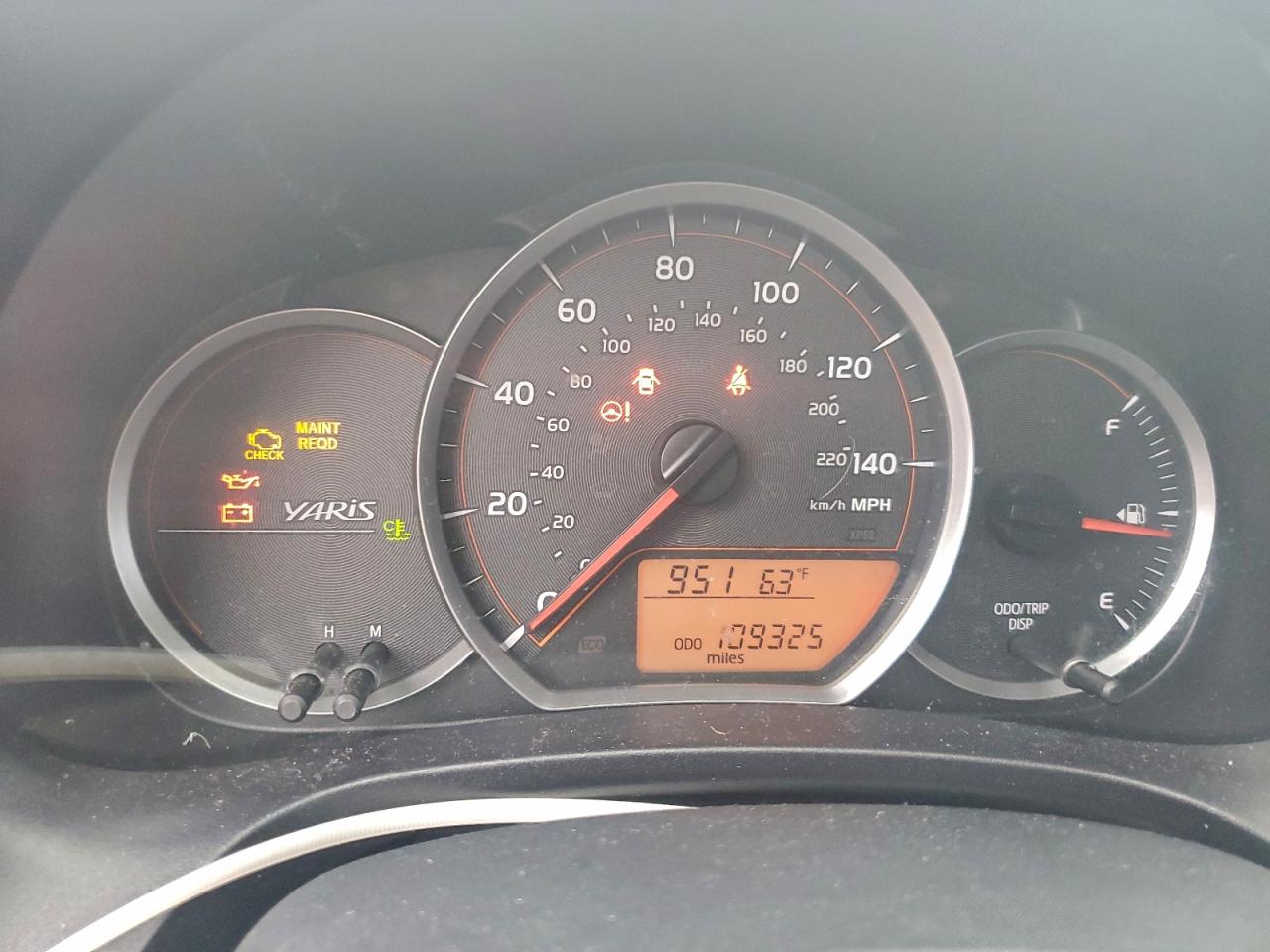 2013 Toyota Yaris White vin: JTDKTUD38DD567471