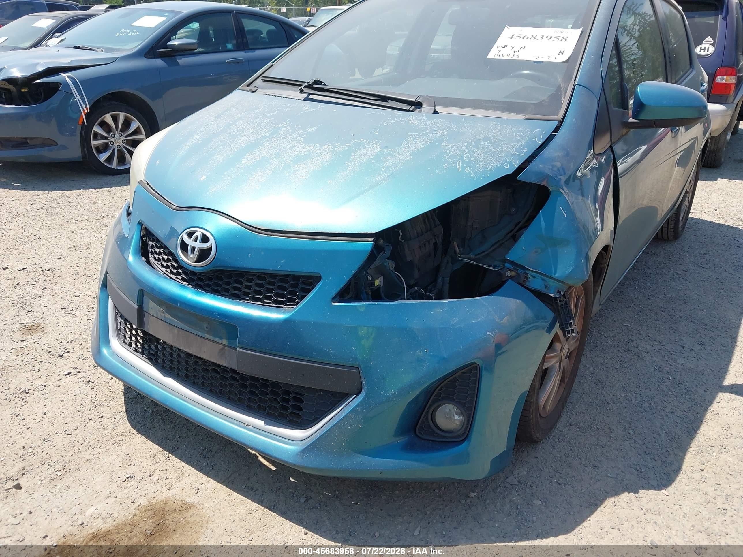 2014 Toyota Yaris Se (tmc/cbu Plant) Teal vin: JTDKTUD38ED577273