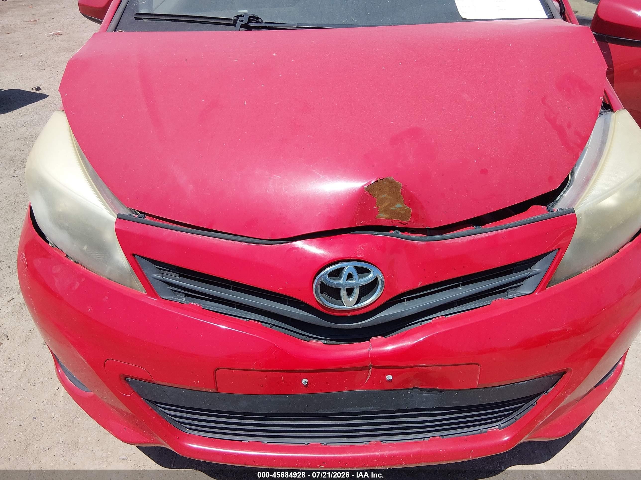 2012 Toyota Yaris L Red vin: JTDKTUD39CD504040