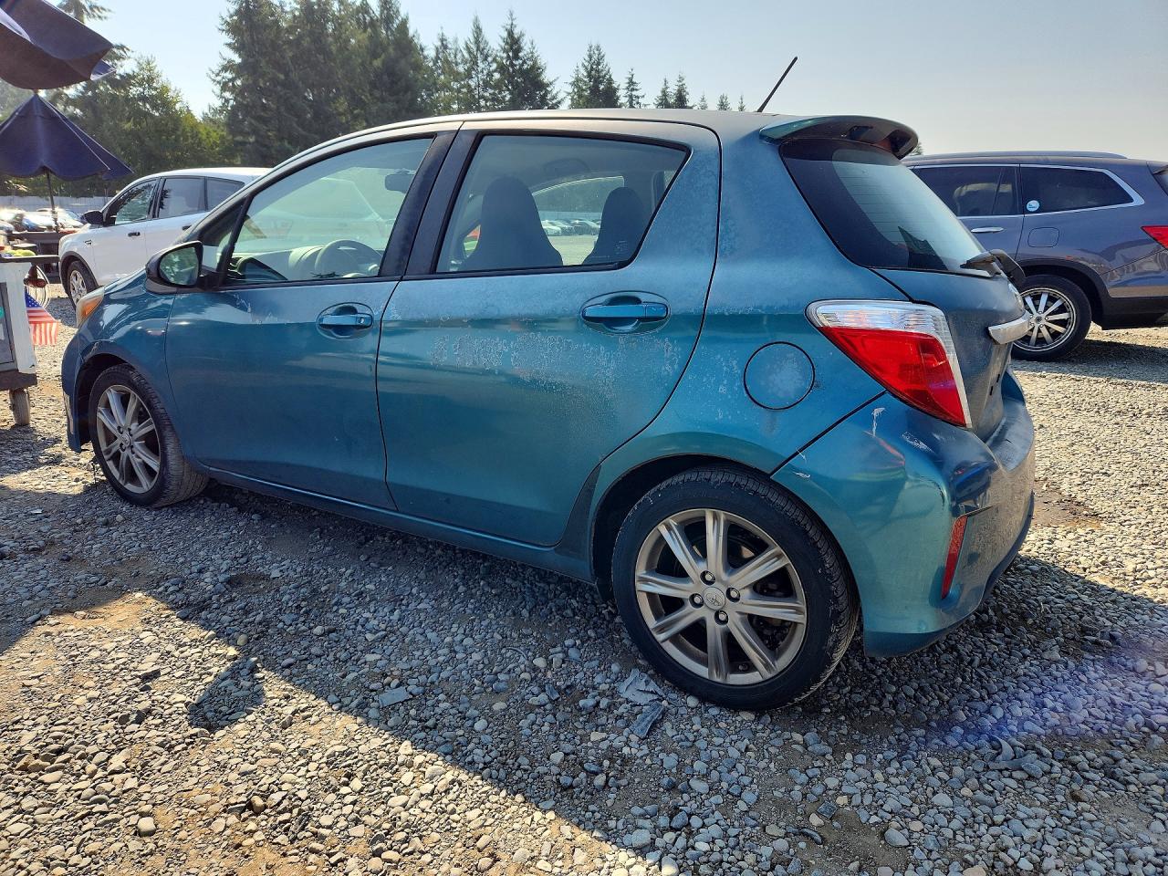 2012 Toyota Yaris 5-door Se Blue vin: JTDKTUD39CD506144