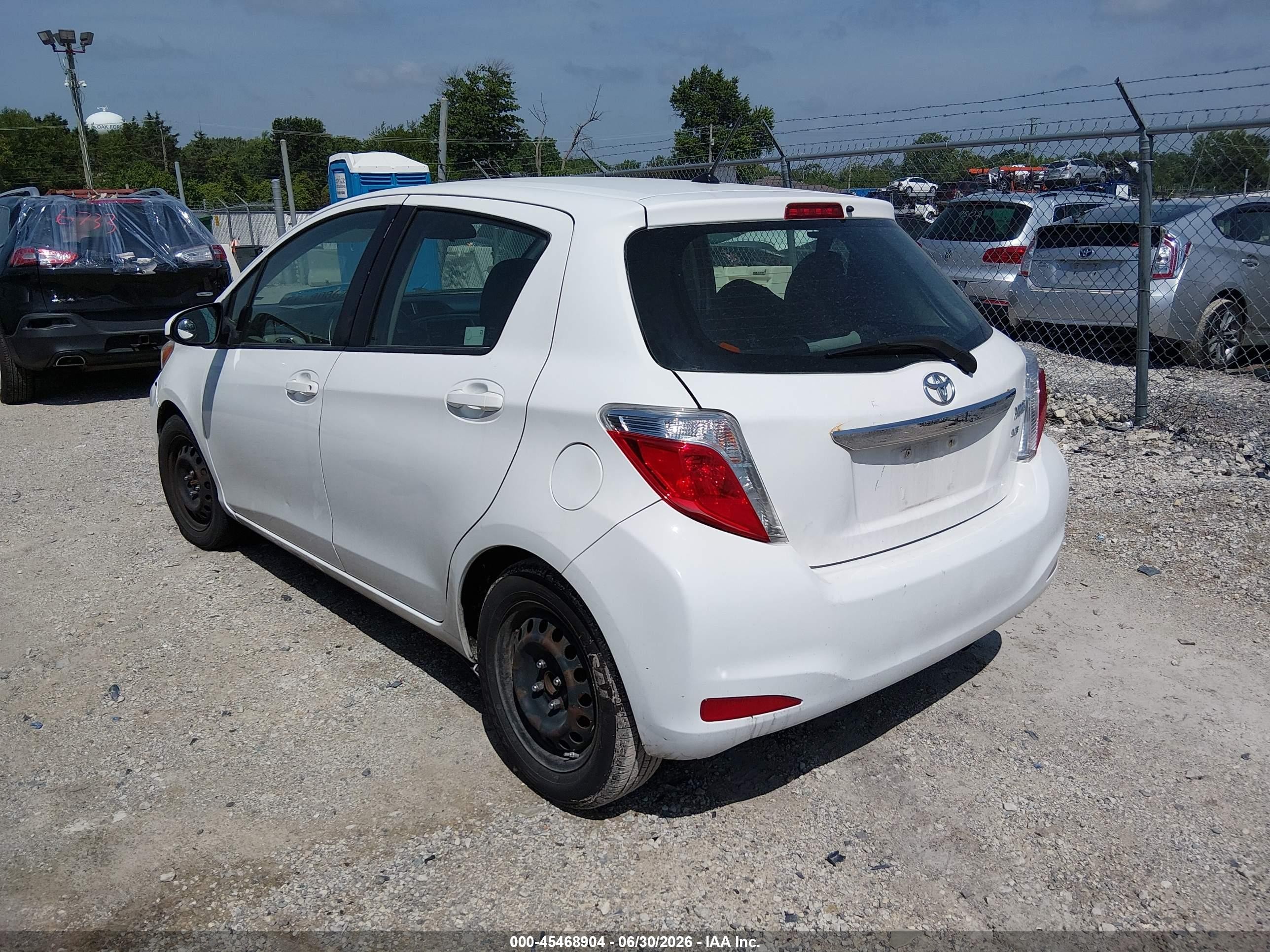 2012 Toyota Yaris Le Белый vin: JTDKTUD39CD514650