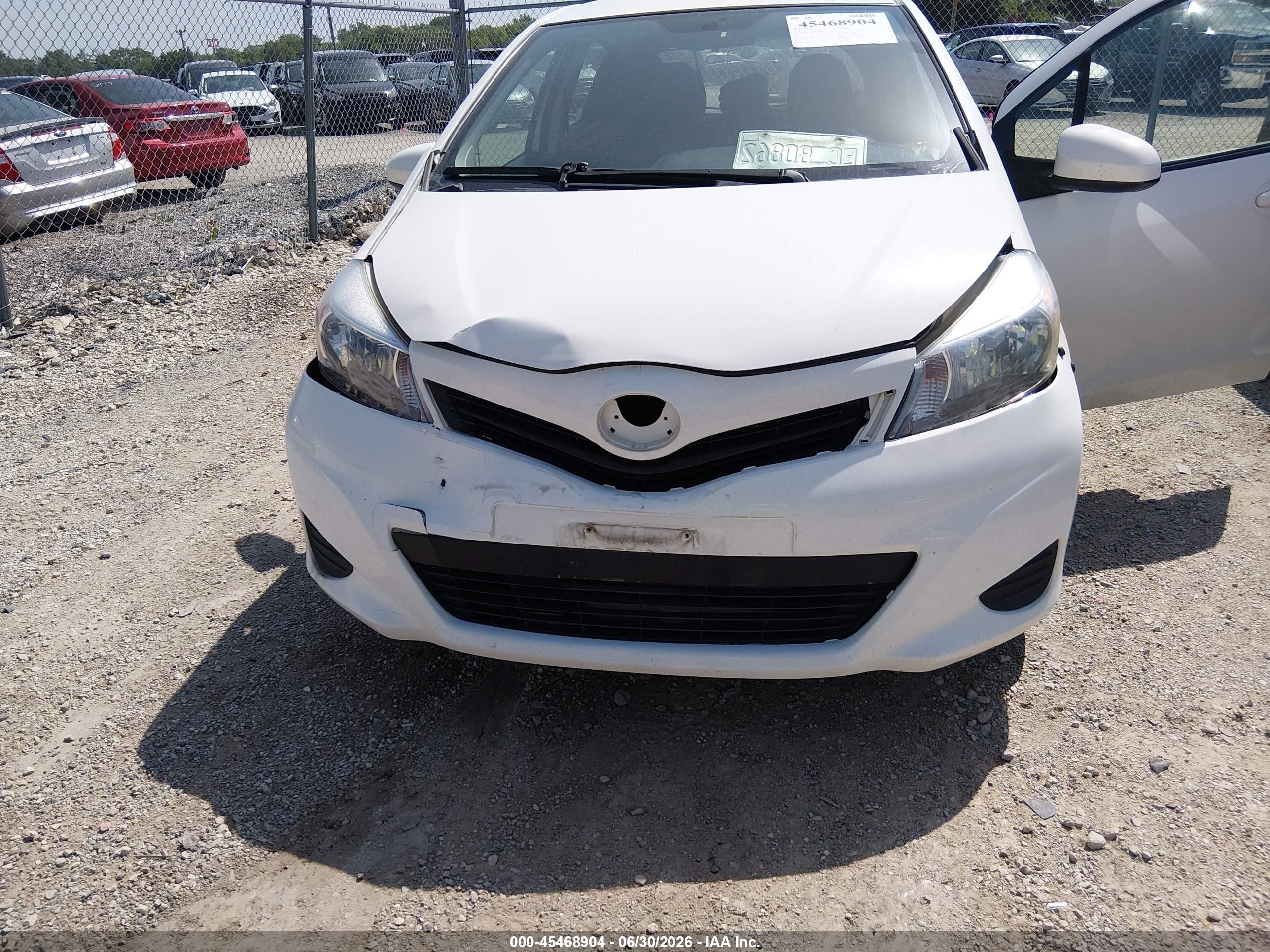2012 Toyota Yaris Le Белый vin: JTDKTUD39CD514650