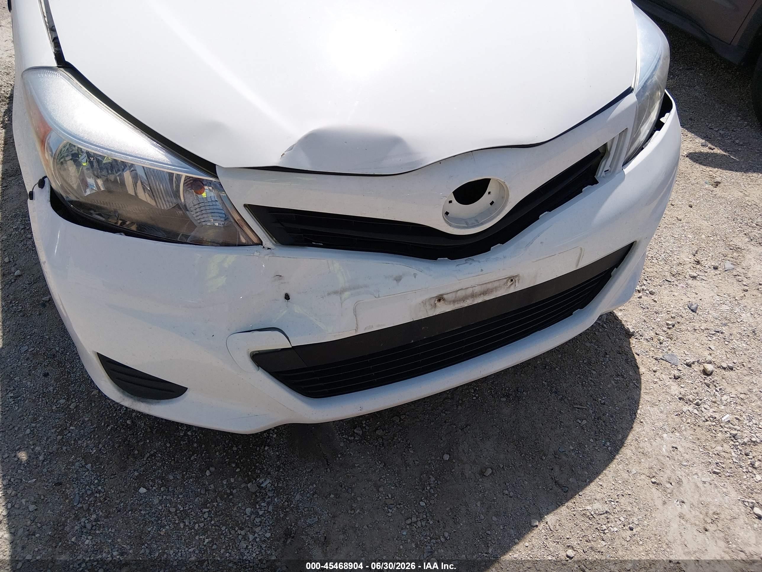 2012 Toyota Yaris Le Белый vin: JTDKTUD39CD514650