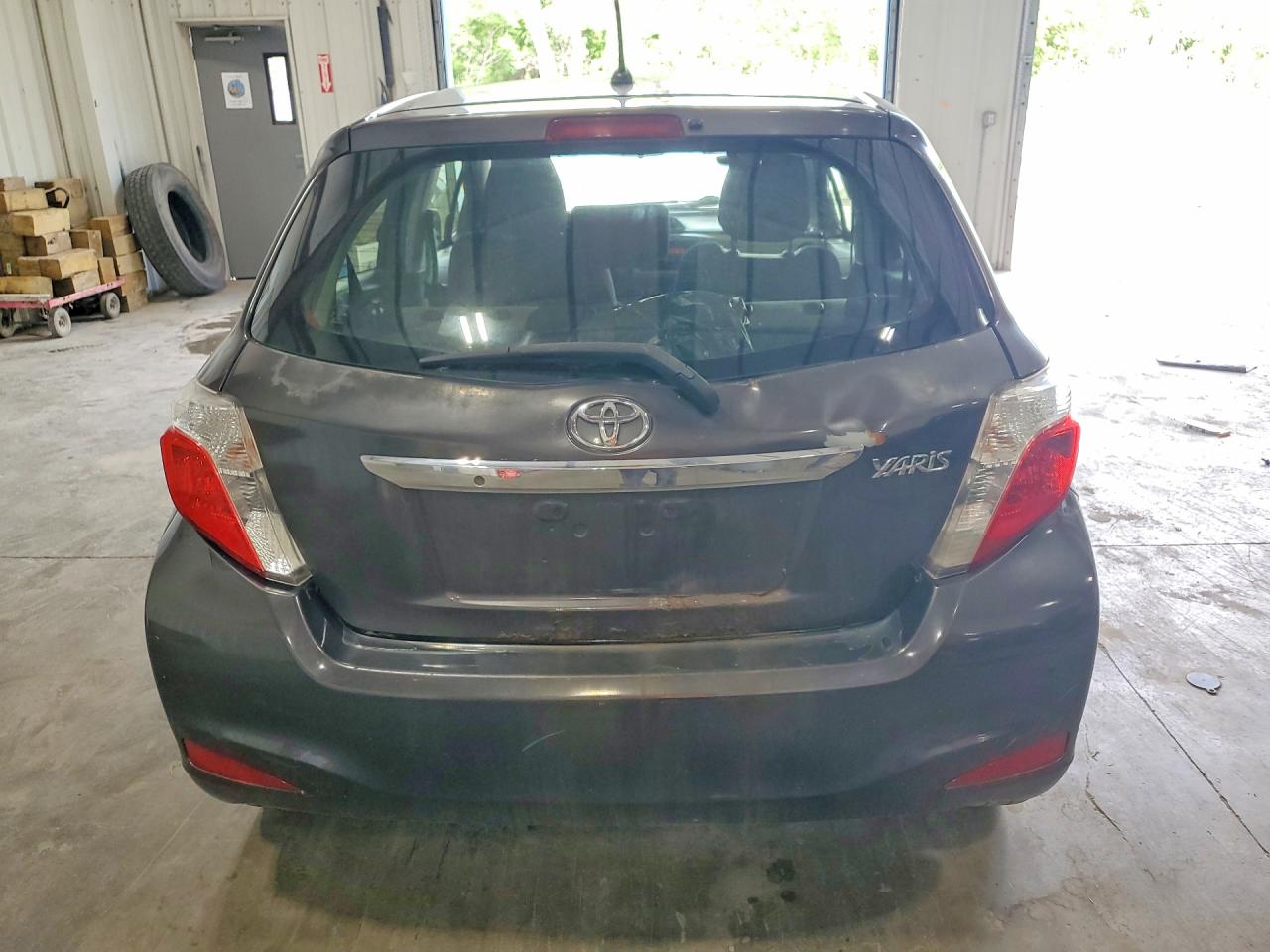 2012 Toyota Yaris 5-door L Gray vin: JTDKTUD39CD519055