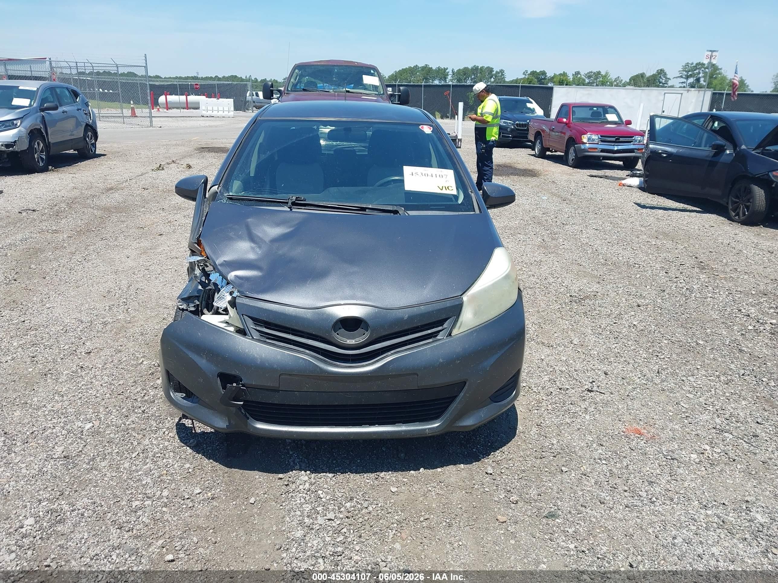 2012 Toyota Yaris L Серый vin: JTDKTUD39CD537457
