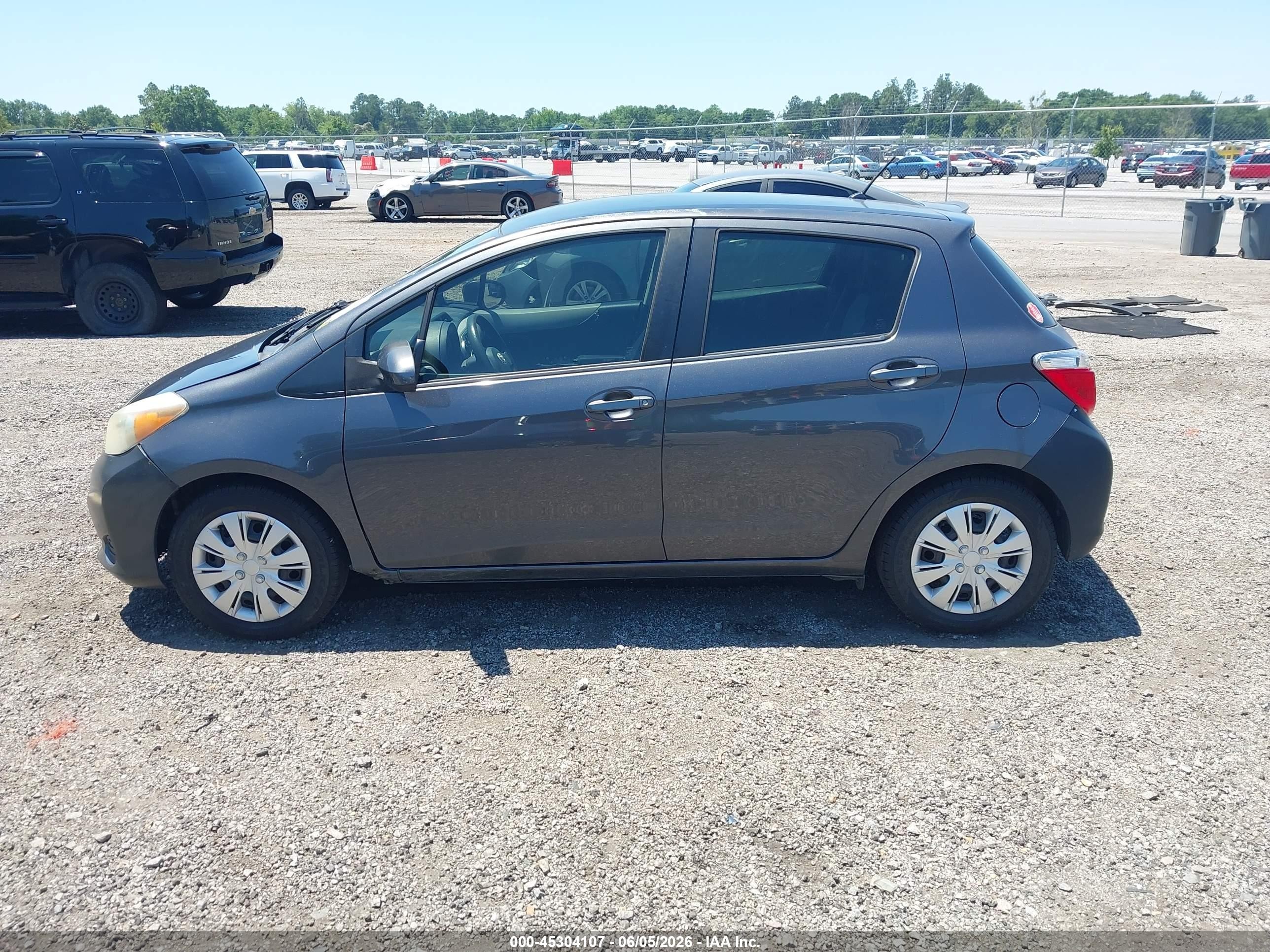 2012 Toyota Yaris L Серый vin: JTDKTUD39CD537457