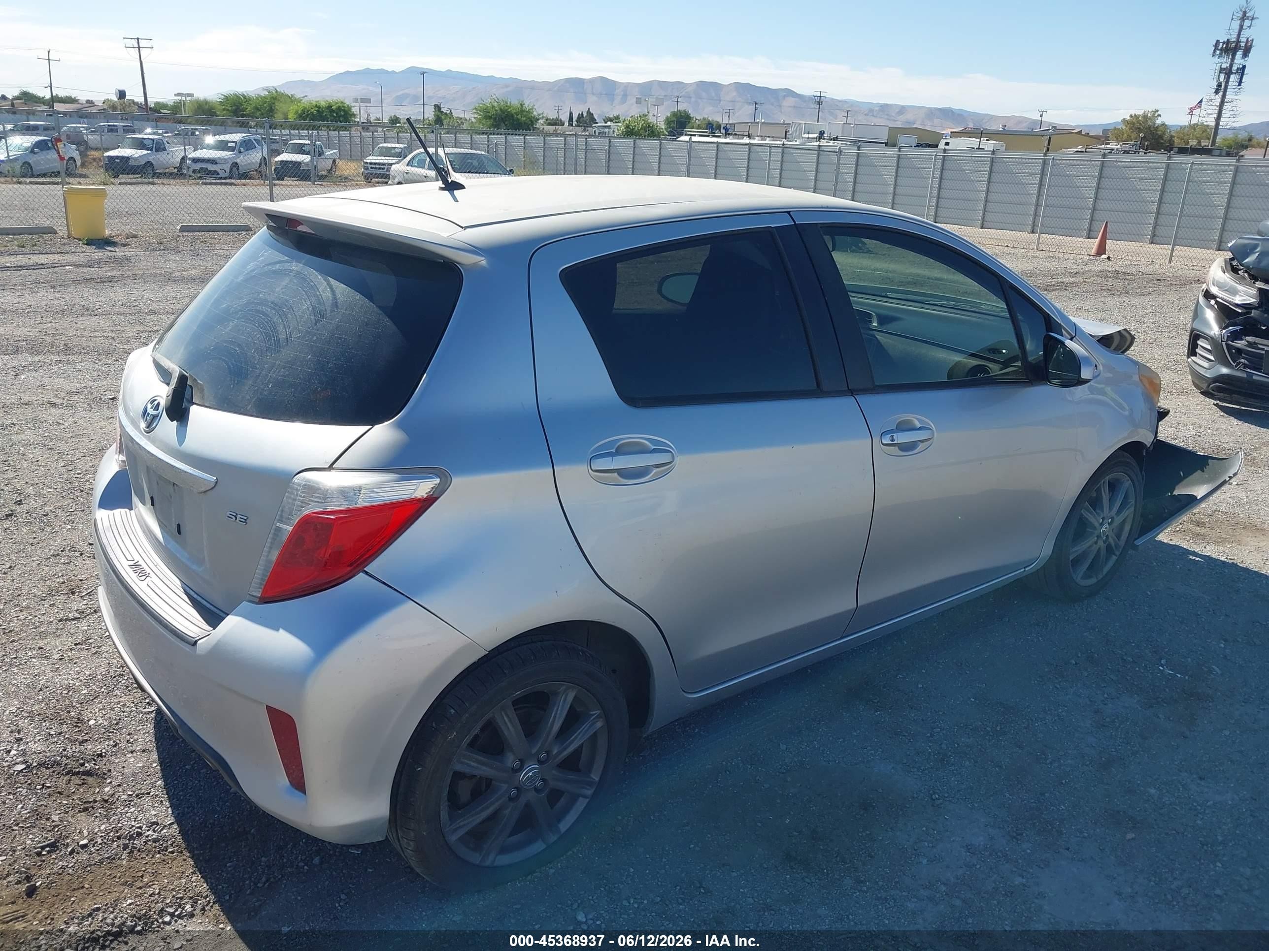 2012 Toyota Yaris Se Silver vin: JTDKTUD39CD539659