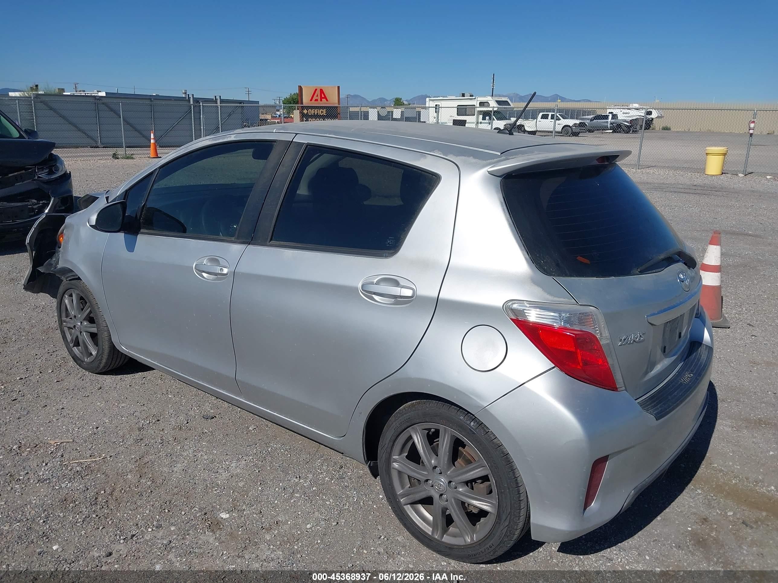 2012 Toyota Yaris Se Silver vin: JTDKTUD39CD539659