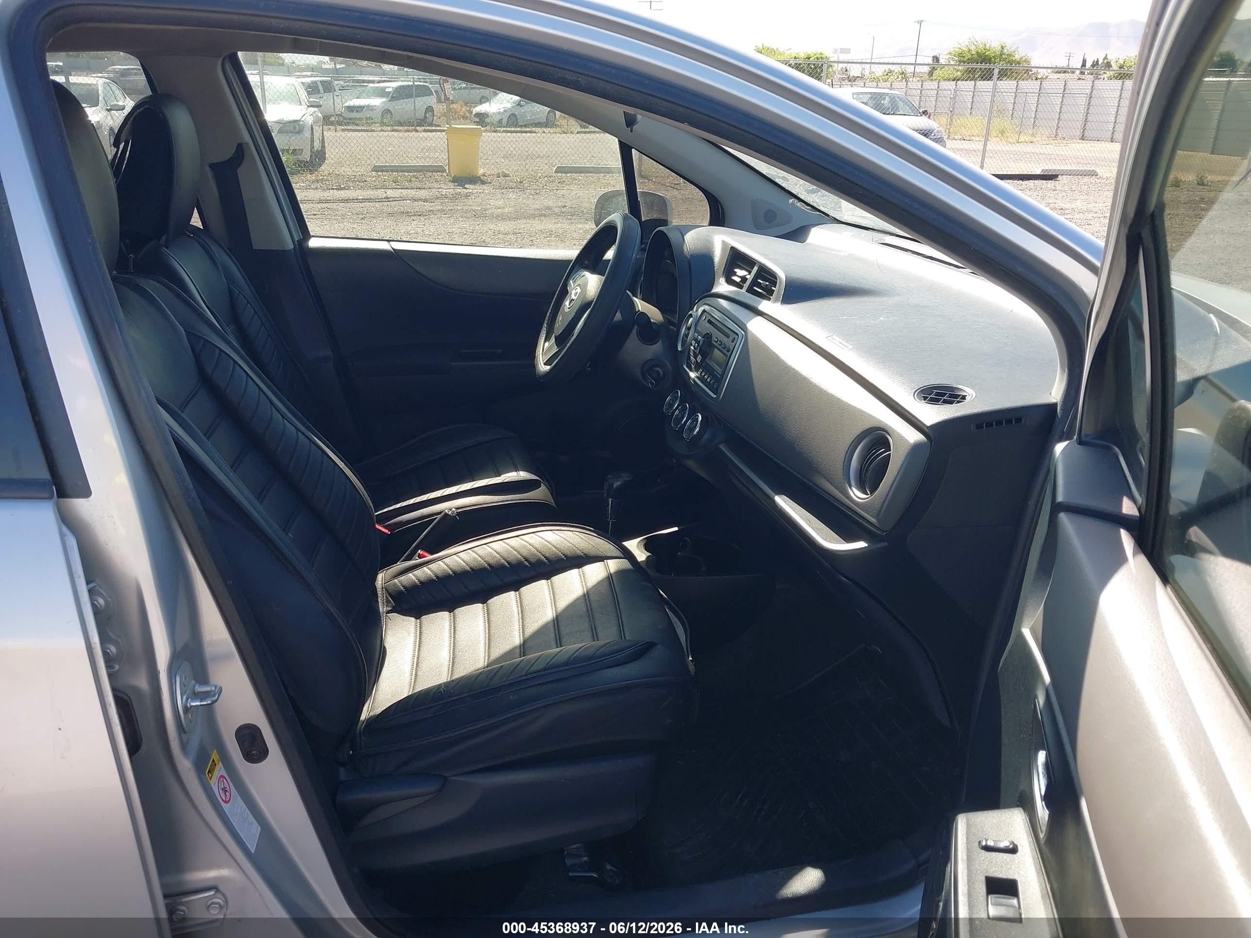 2012 Toyota Yaris Se Silver vin: JTDKTUD39CD539659