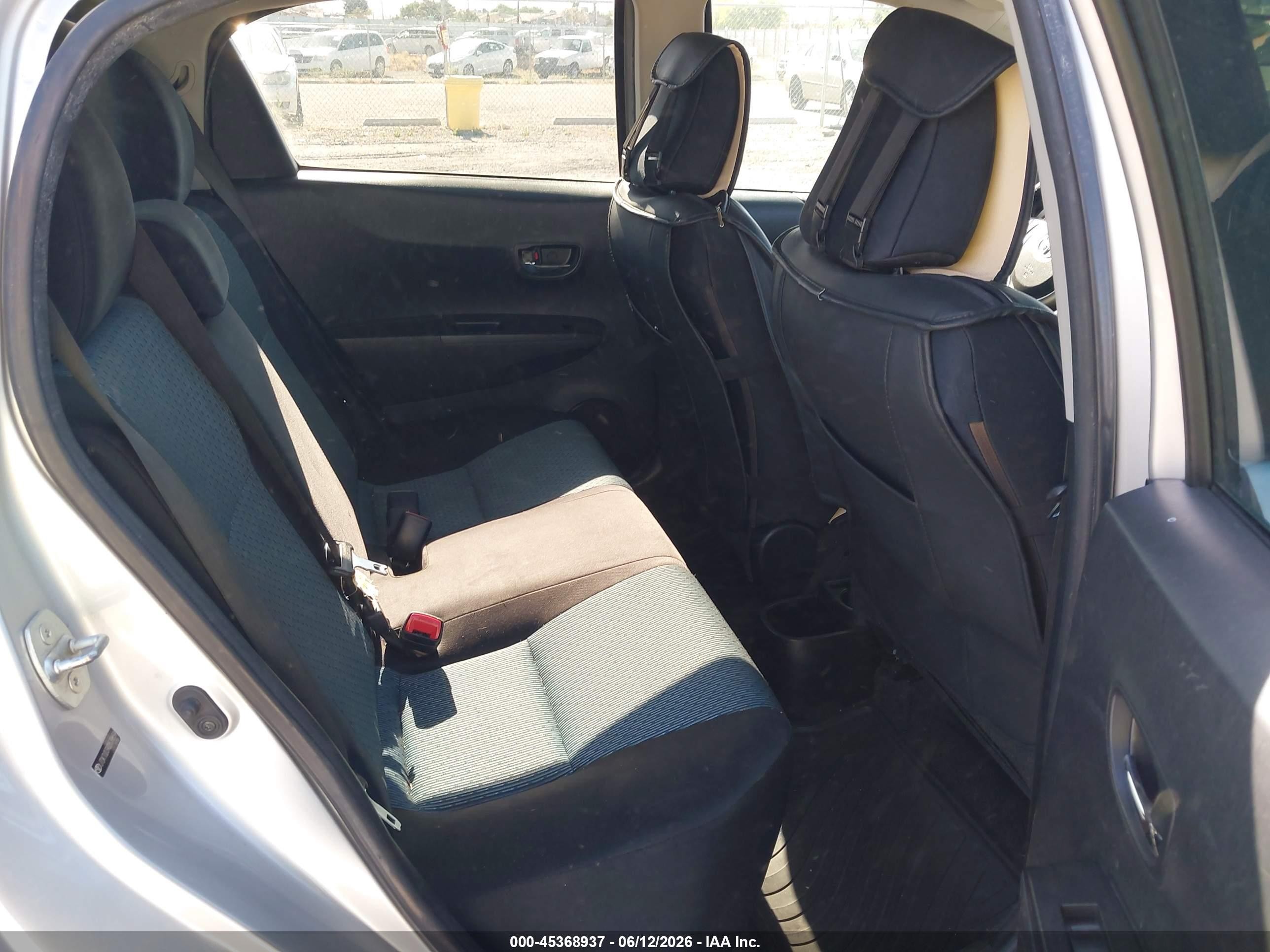 2012 Toyota Yaris Se Silver vin: JTDKTUD39CD539659