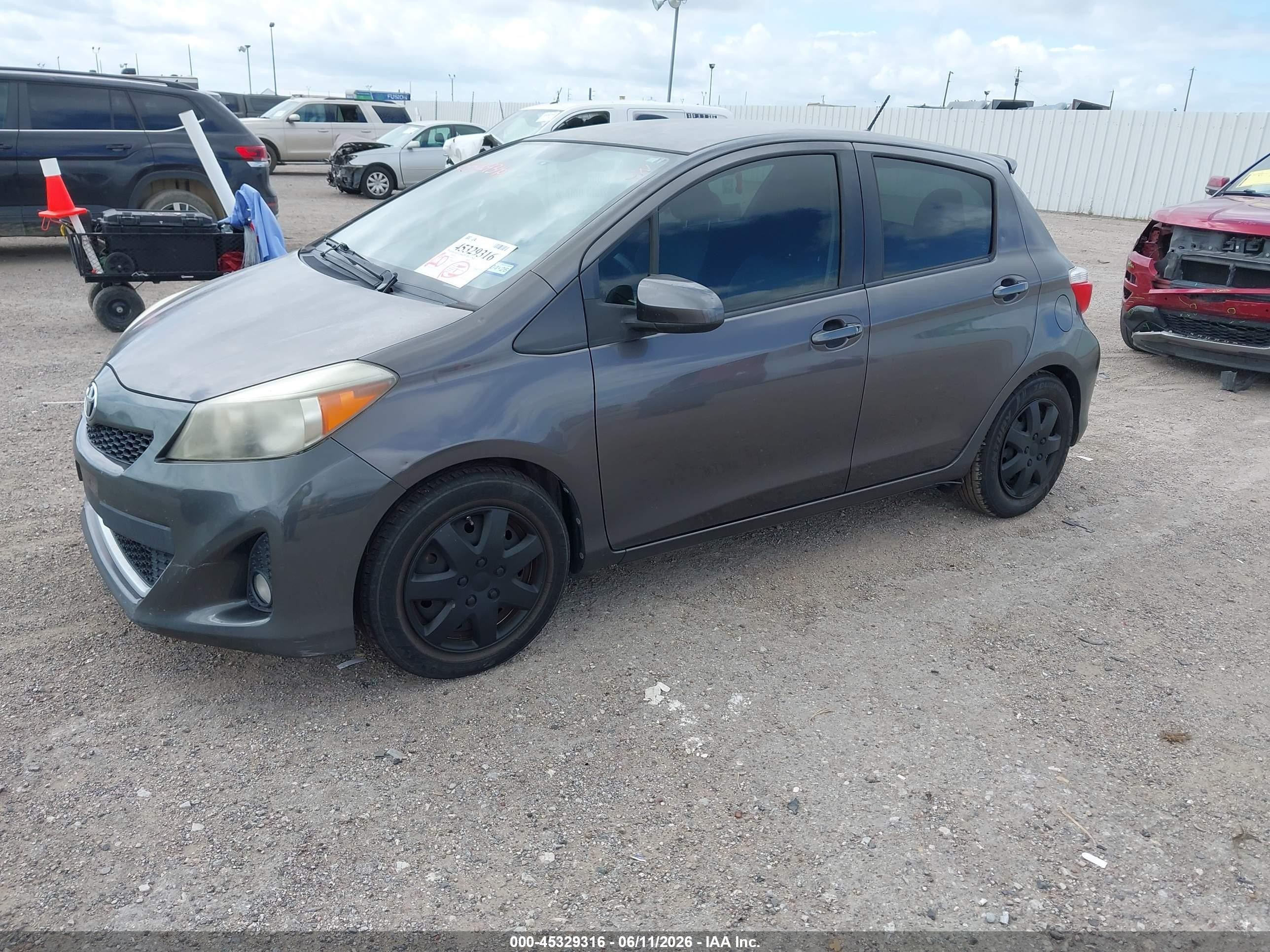 2013 Toyota Yaris Se Gray vin: JTDKTUD39DD564241