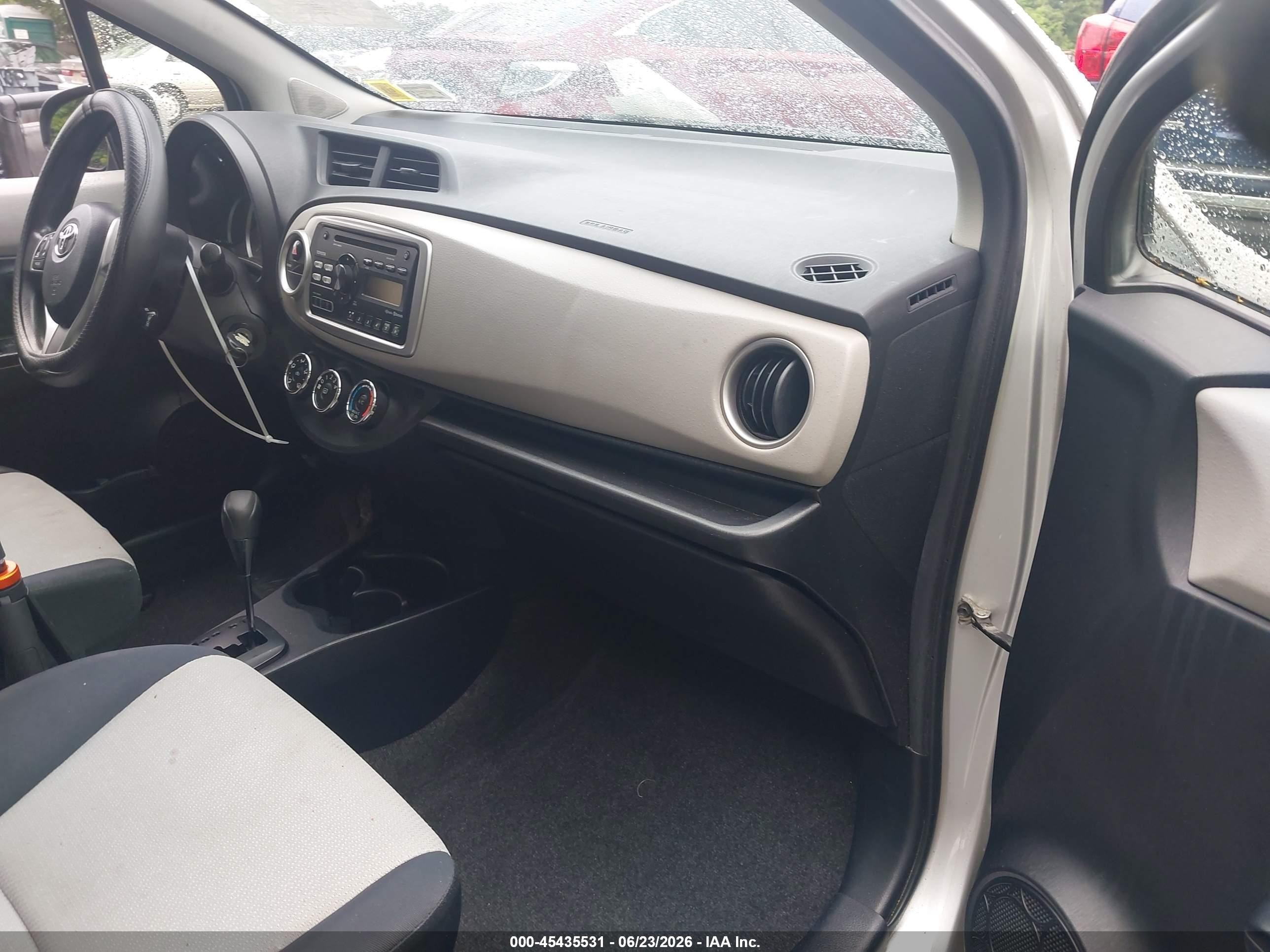 2014 Toyota Yaris Le (tmc/cbu Plant) Silver vin: JTDKTUD39ED576701