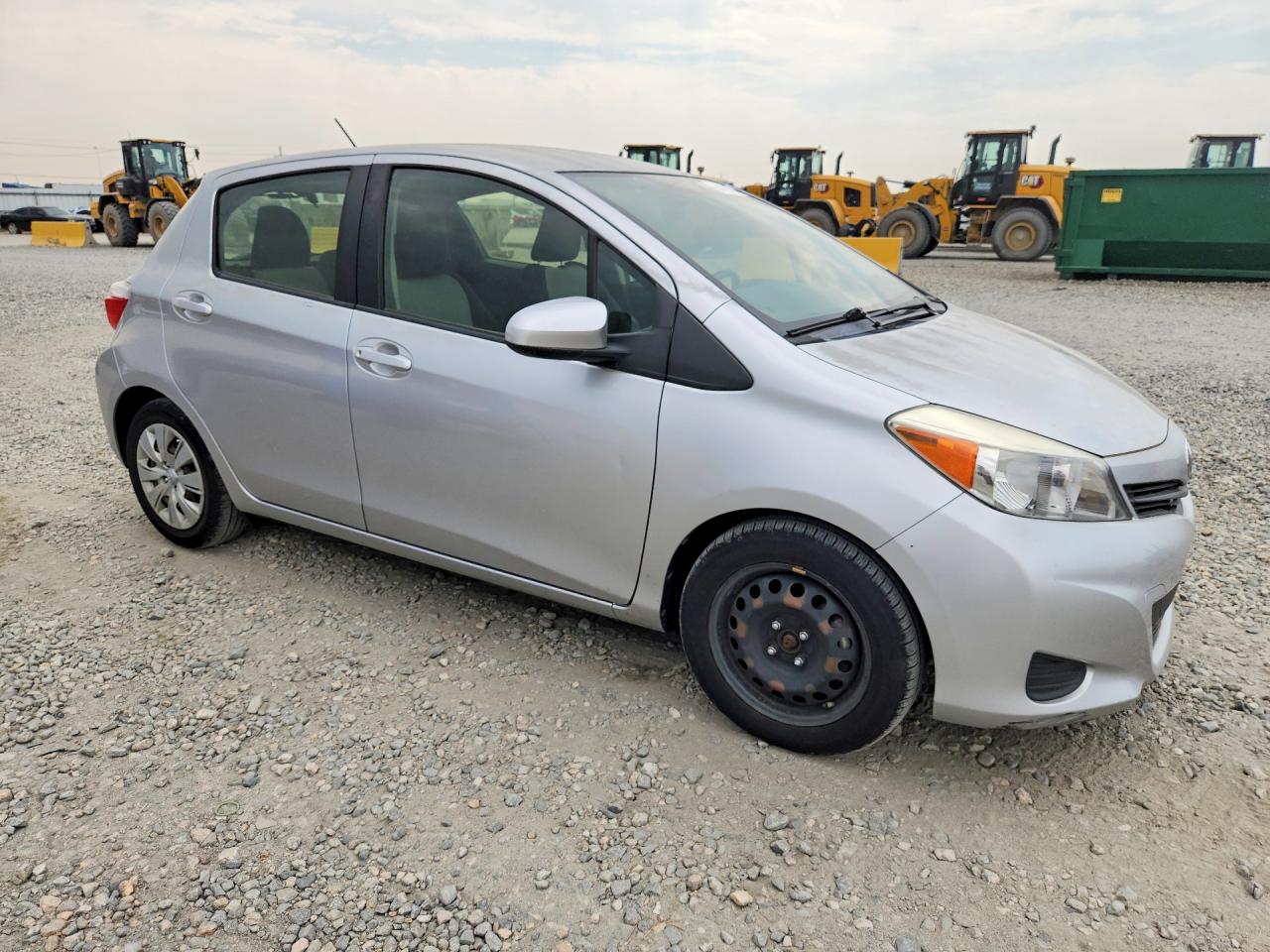 2014 Toyota Yaris 5-door L Silver vin: JTDKTUD39ED592056