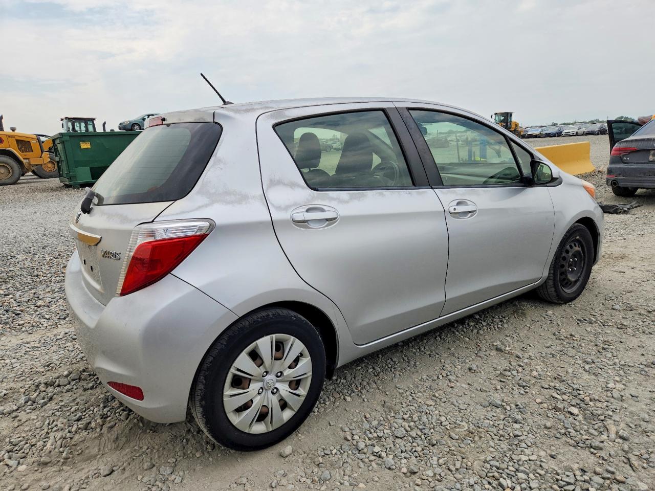 2014 Toyota Yaris 5-door L Silver vin: JTDKTUD39ED592056