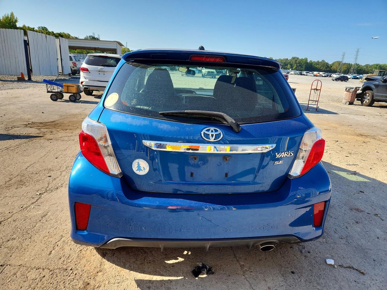 2012 Toyota Yaris 5-door Se Blue vin: JTDKTUD3XCD508744