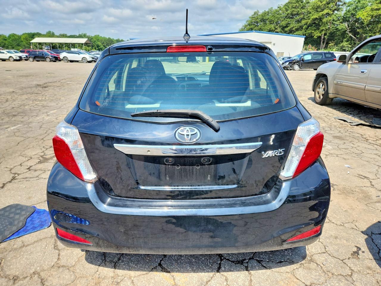 2012 Toyota Yaris 5-door L Черный vin: JTDKTUD3XCD531375