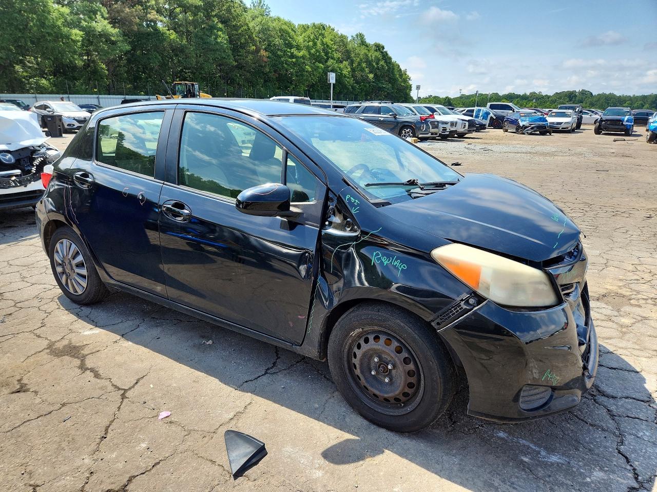 2012 Toyota Yaris 5-door L Черный vin: JTDKTUD3XCD531375