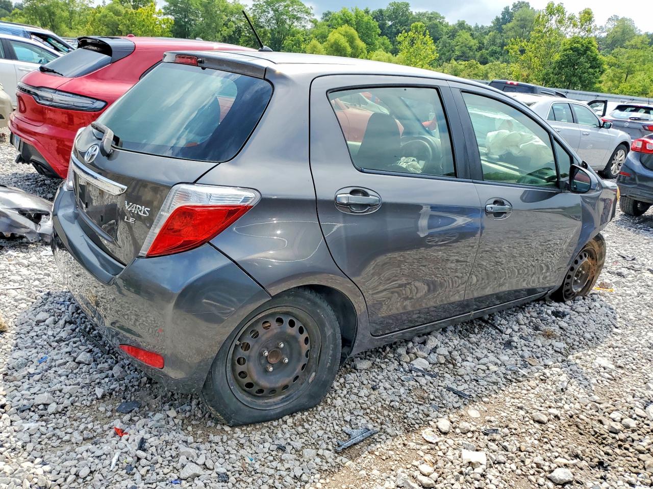 2012 Toyota Yaris 5-door Le Gray vin: JTDKTUD3XCD536933