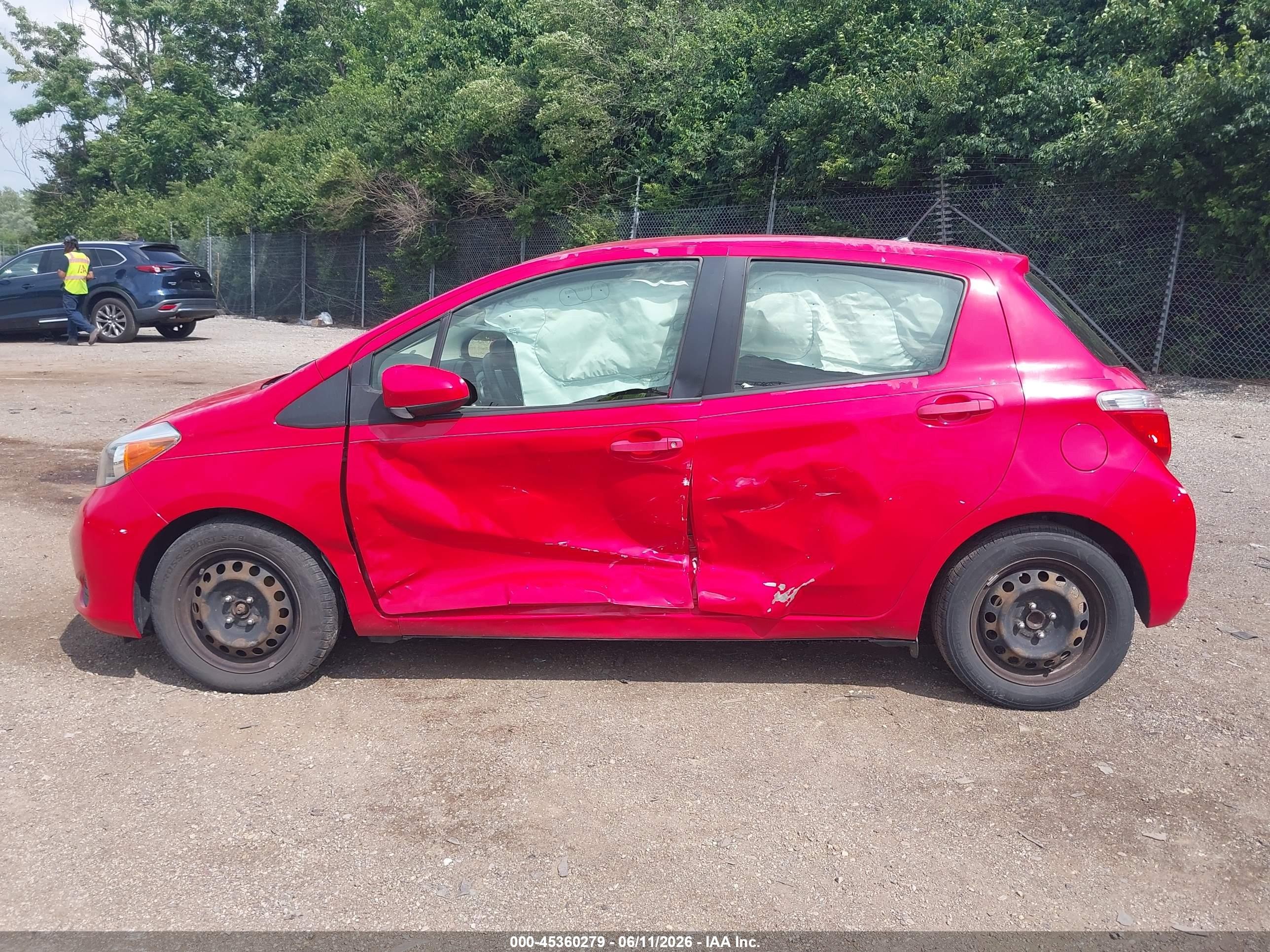2012 Toyota Yaris L Red vin: JTDKTUD3XCD541209