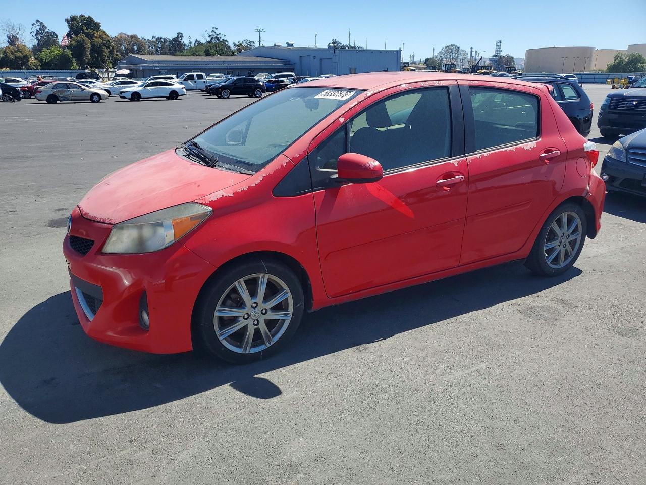 2012 Toyota Yaris 5-door Se Red vin: JTDKTUD3XCD541744