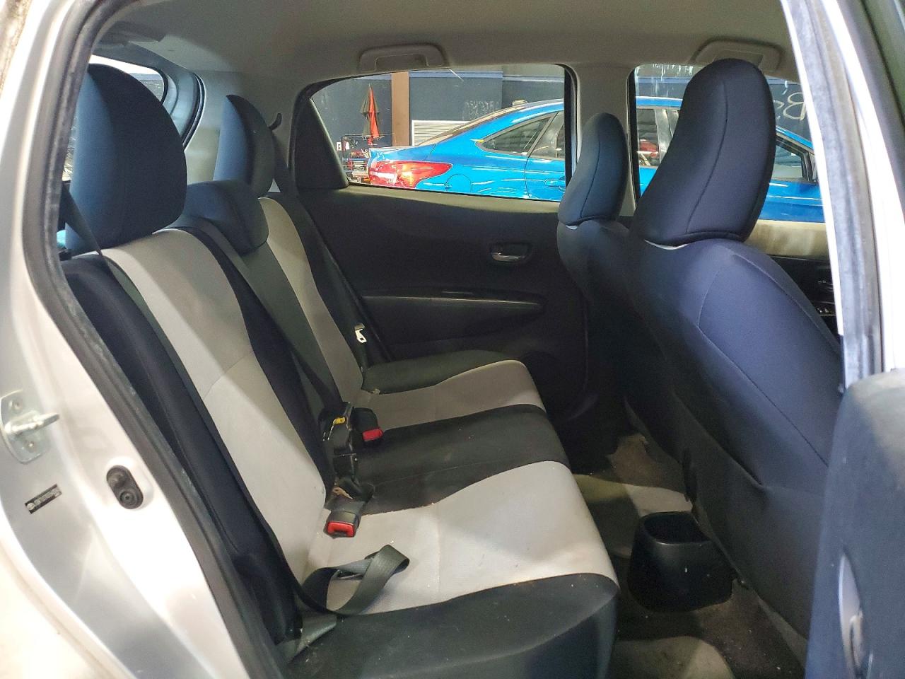 2013 Toyota Yaris 5-door Le Silver vin: JTDKTUD3XDD543043