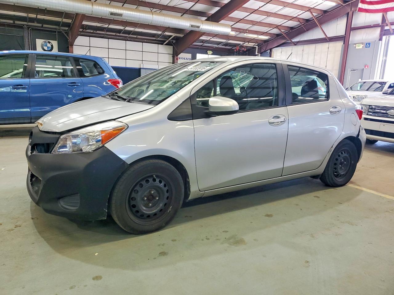 2013 Toyota Yaris 5-door Le Silver vin: JTDKTUD3XDD543043
