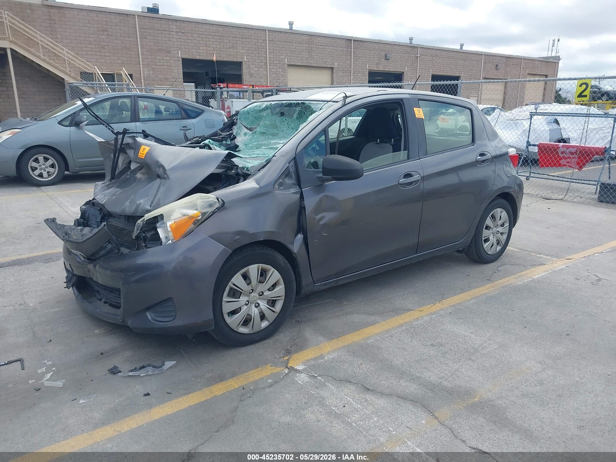 2013 Toyota Yaris Le Серый vin: JTDKTUD3XDD553202