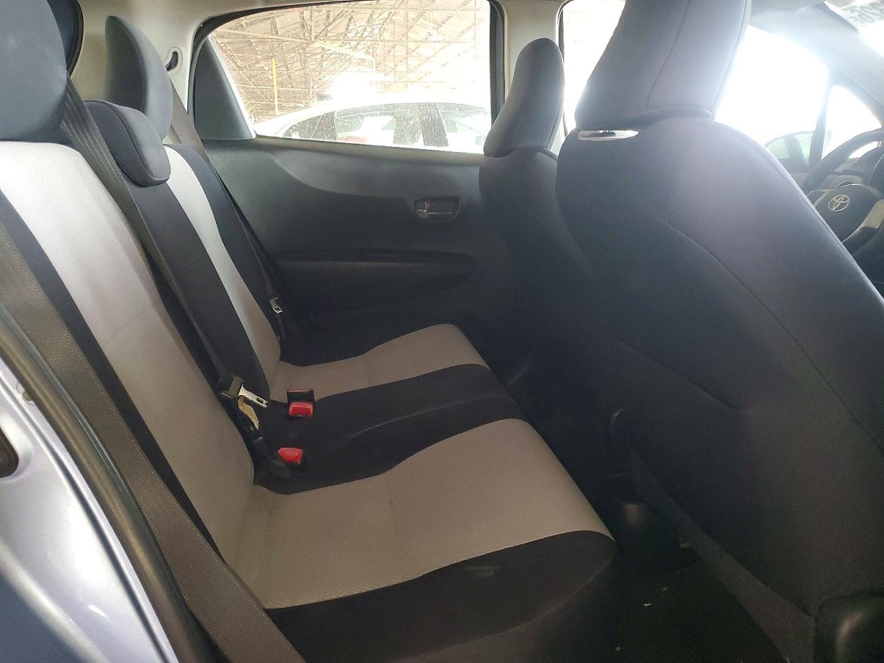 2013 Toyota Yaris 5-door Le Blue vin: JTDKTUD3XDD568556