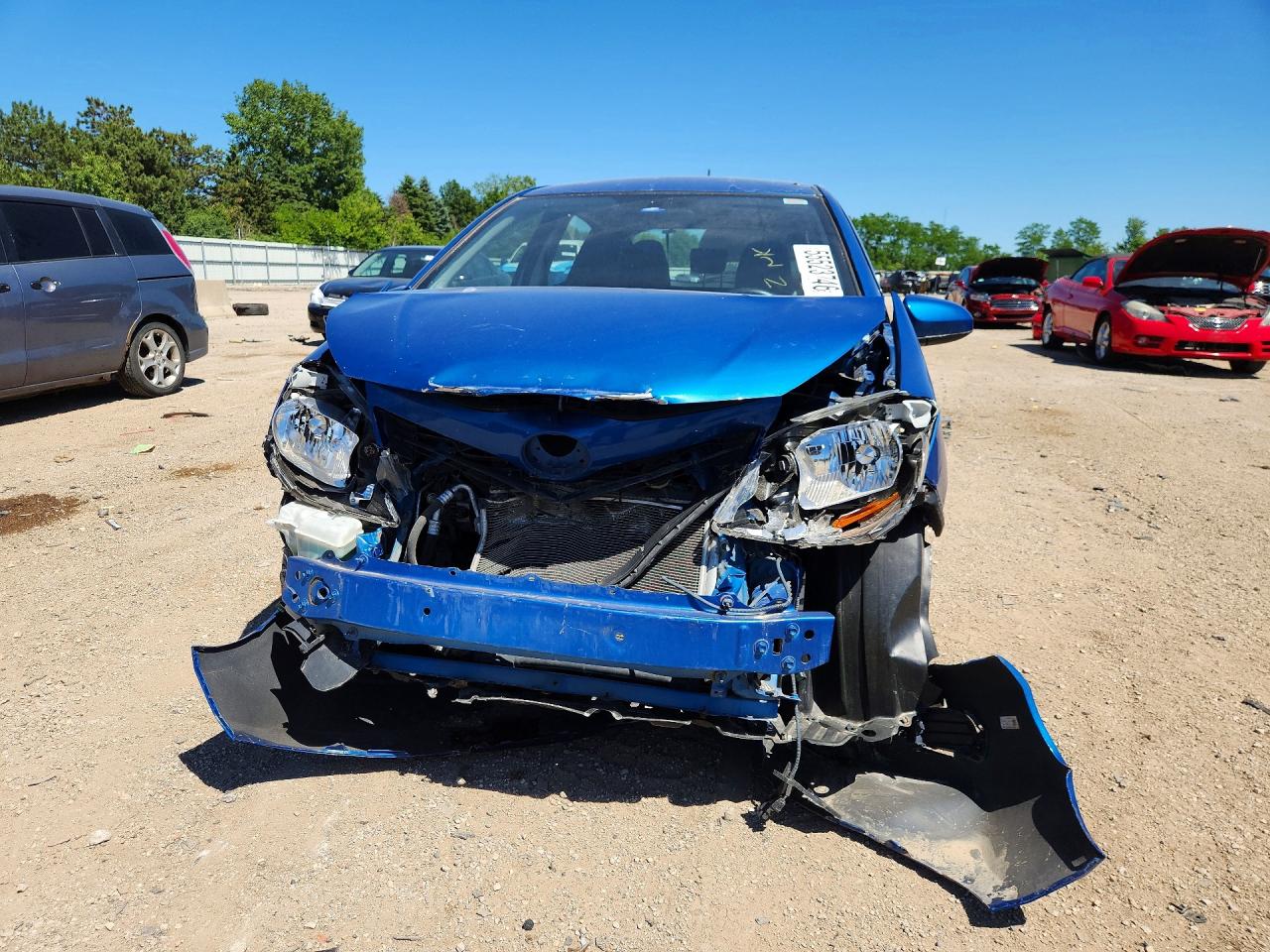 2014 Toyota Yaris 5-door Le Blue vin: JTDKTUD3XED591997