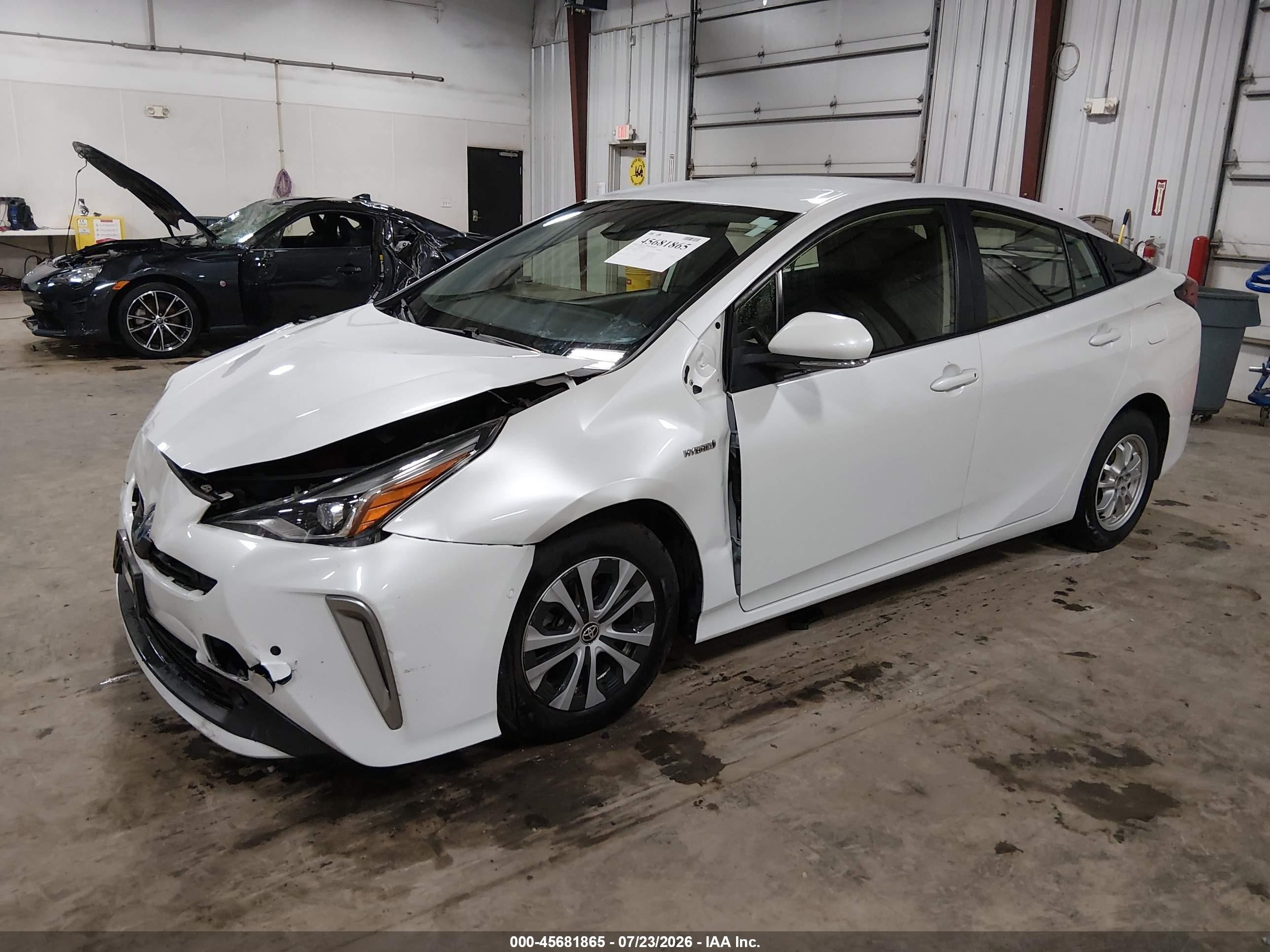 2021 Toyota Prius Le Awd-e White vin: JTDL9MFU2M3023546