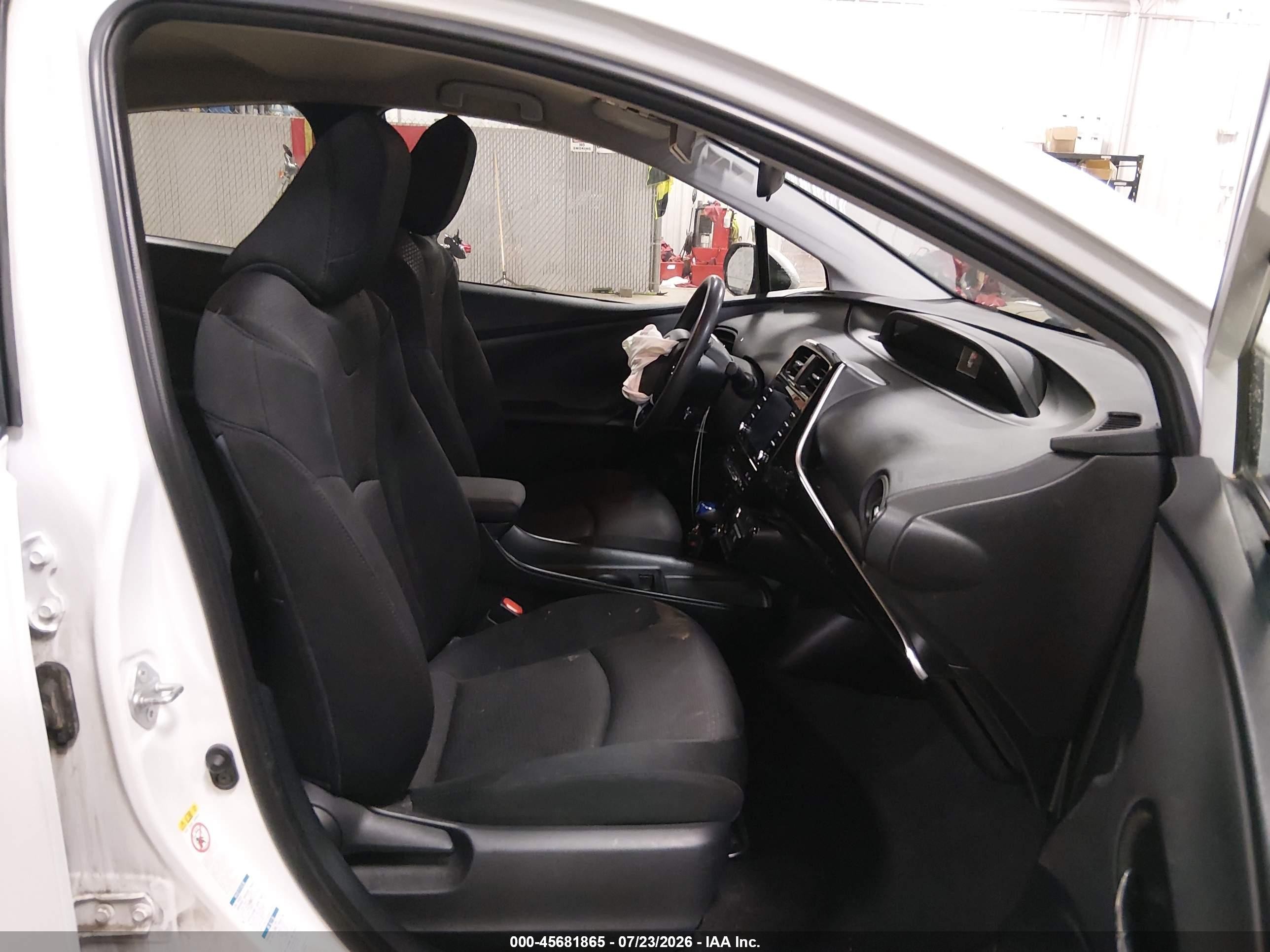 2021 Toyota Prius Le Awd-e White vin: JTDL9MFU2M3023546