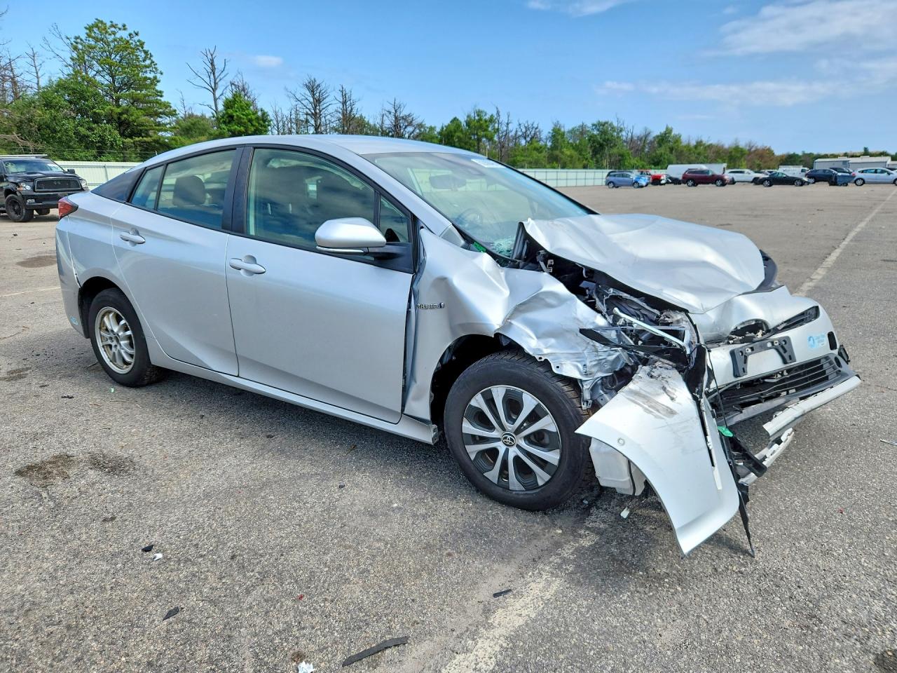 2021 Toyota Prius Le Awd-e Серебряный vin: JTDL9MFU8M3028332