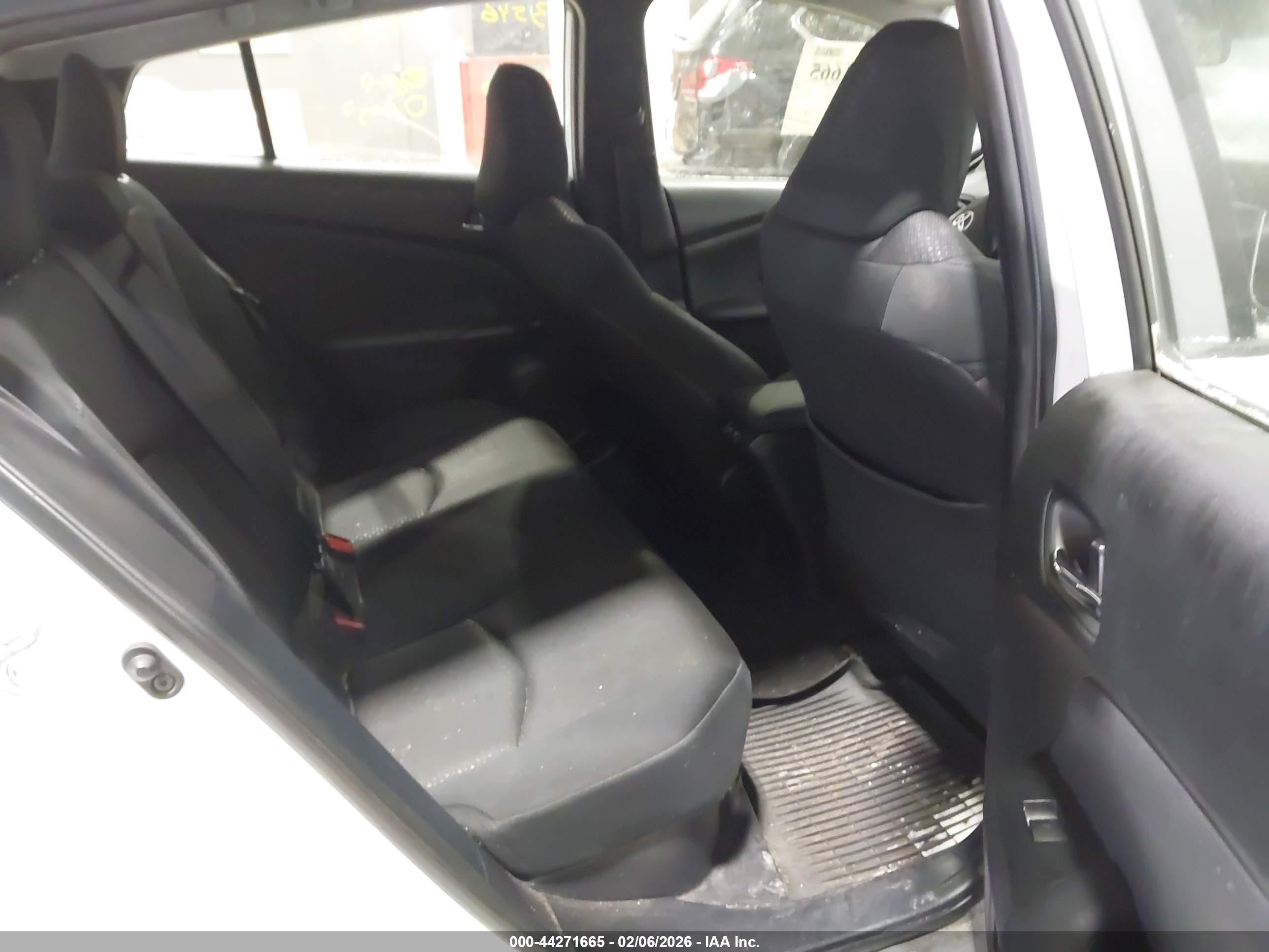 2022 Toyota Prius Le Awd-e White vin: JTDL9MFUXN3032691