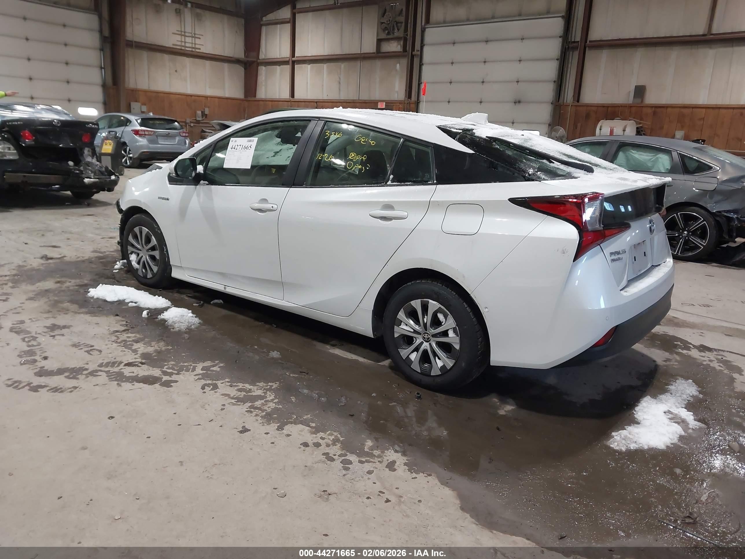 2022 Toyota Prius Le Awd-e White vin: JTDL9MFUXN3032691
