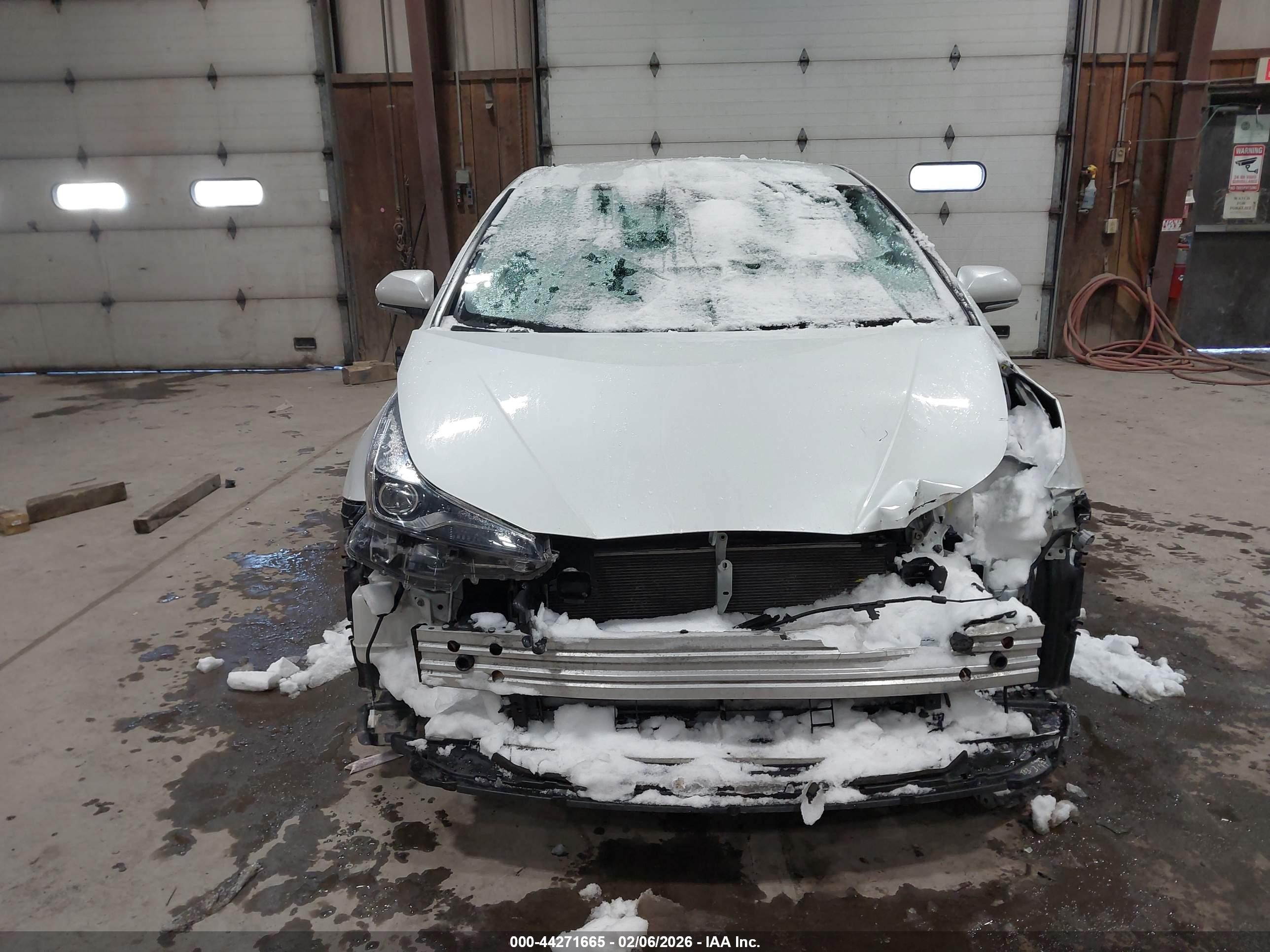 2022 Toyota Prius Le Awd-e White vin: JTDL9MFUXN3032691
