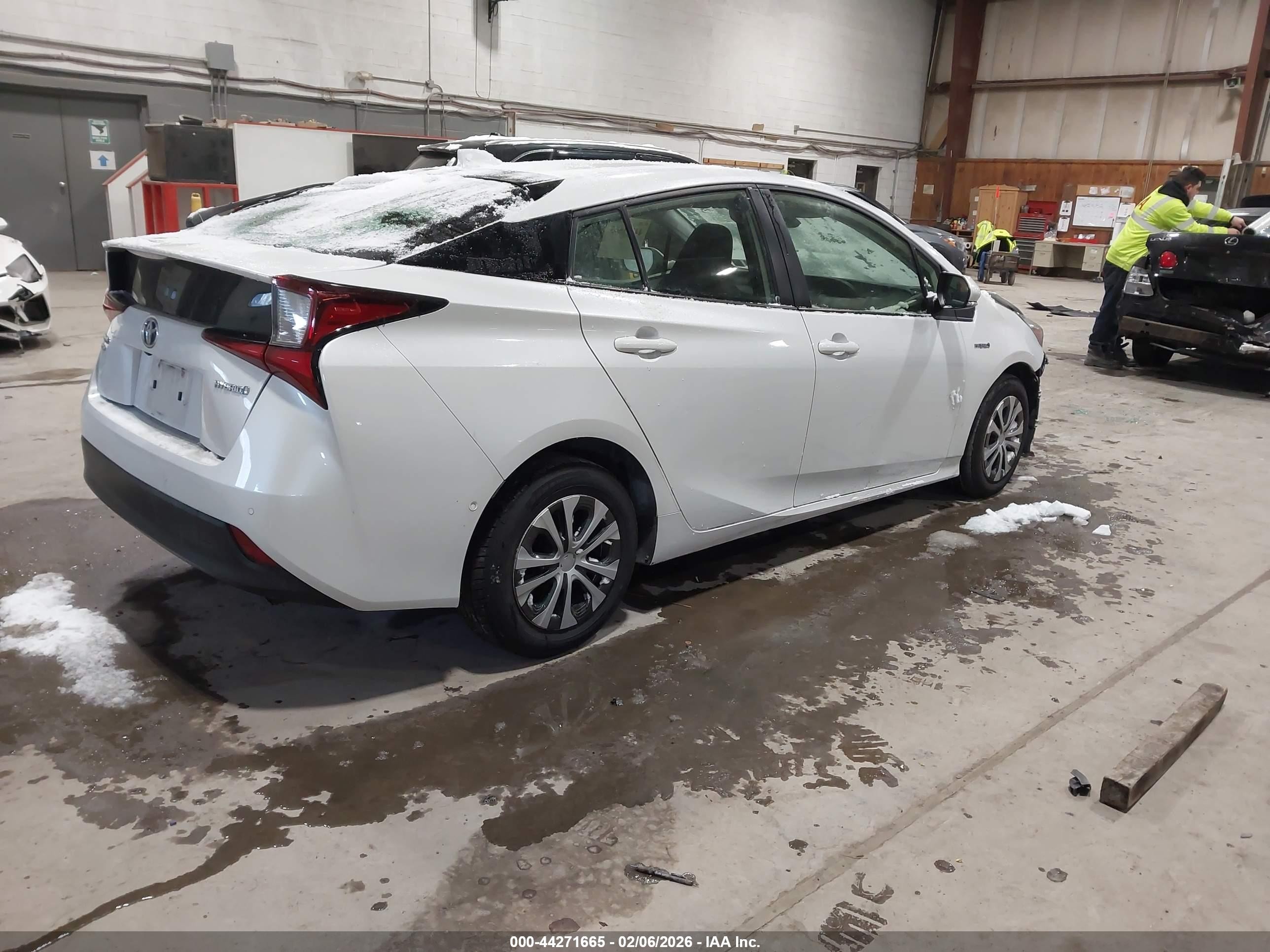 2022 Toyota Prius Le Awd-e White vin: JTDL9MFUXN3032691
