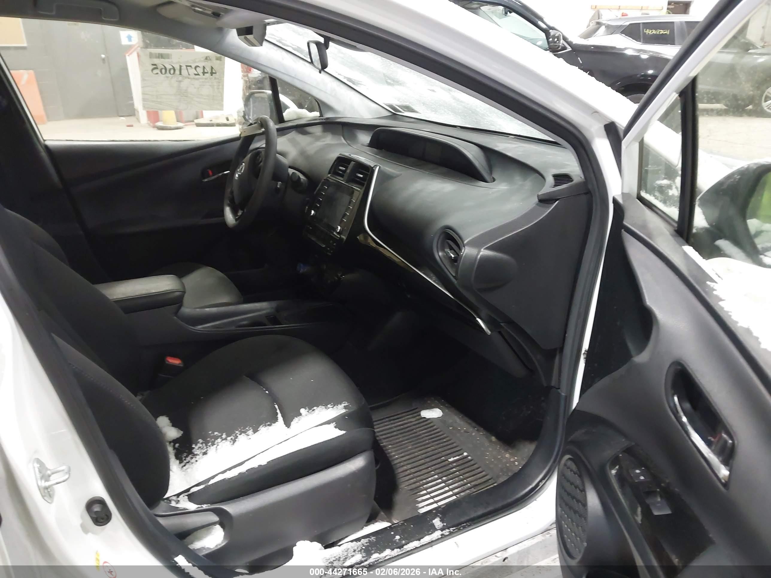 2022 Toyota Prius Le Awd-e White vin: JTDL9MFUXN3032691