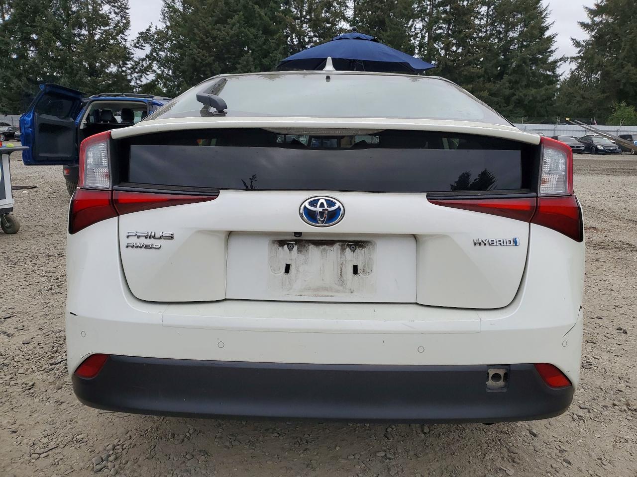 2019 Toyota Prius Le Awd-e White vin: JTDL9RFU2K3002447