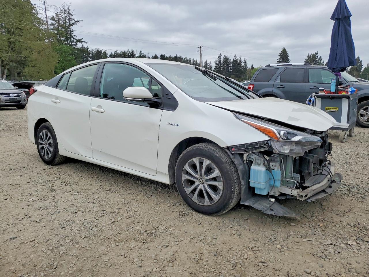 2019 Toyota Prius Le Awd-e White vin: JTDL9RFU2K3002447