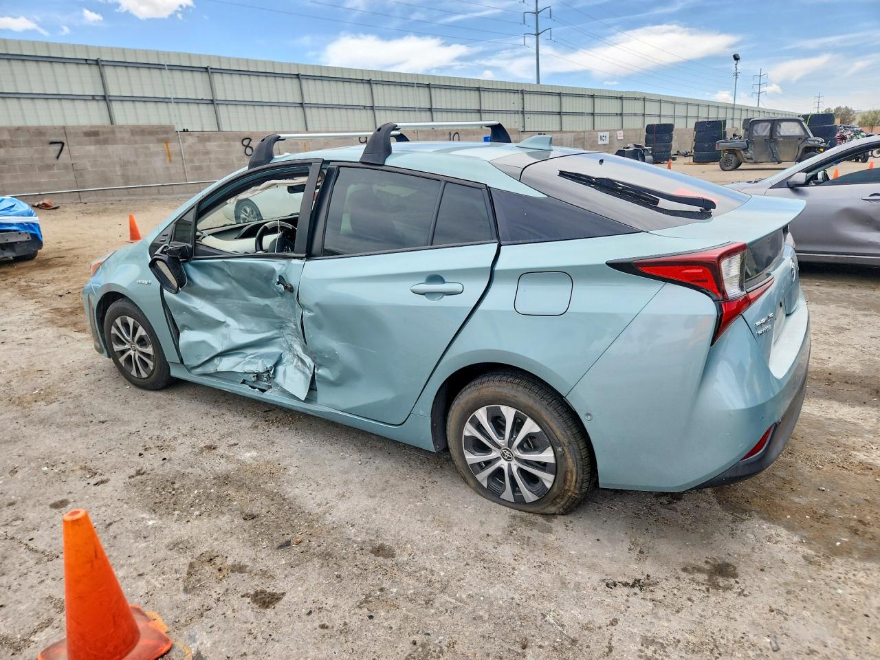 2020 Toyota Prius Le Awd-e Зеленый vin: JTDL9RFU3L3018013