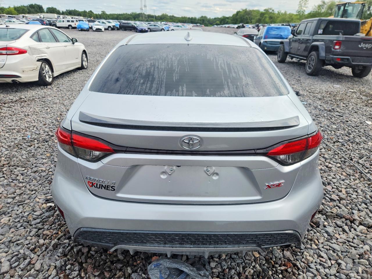 2021 Toyota Corolla Xse Silver vin: JTDT4MCE6MJ058842