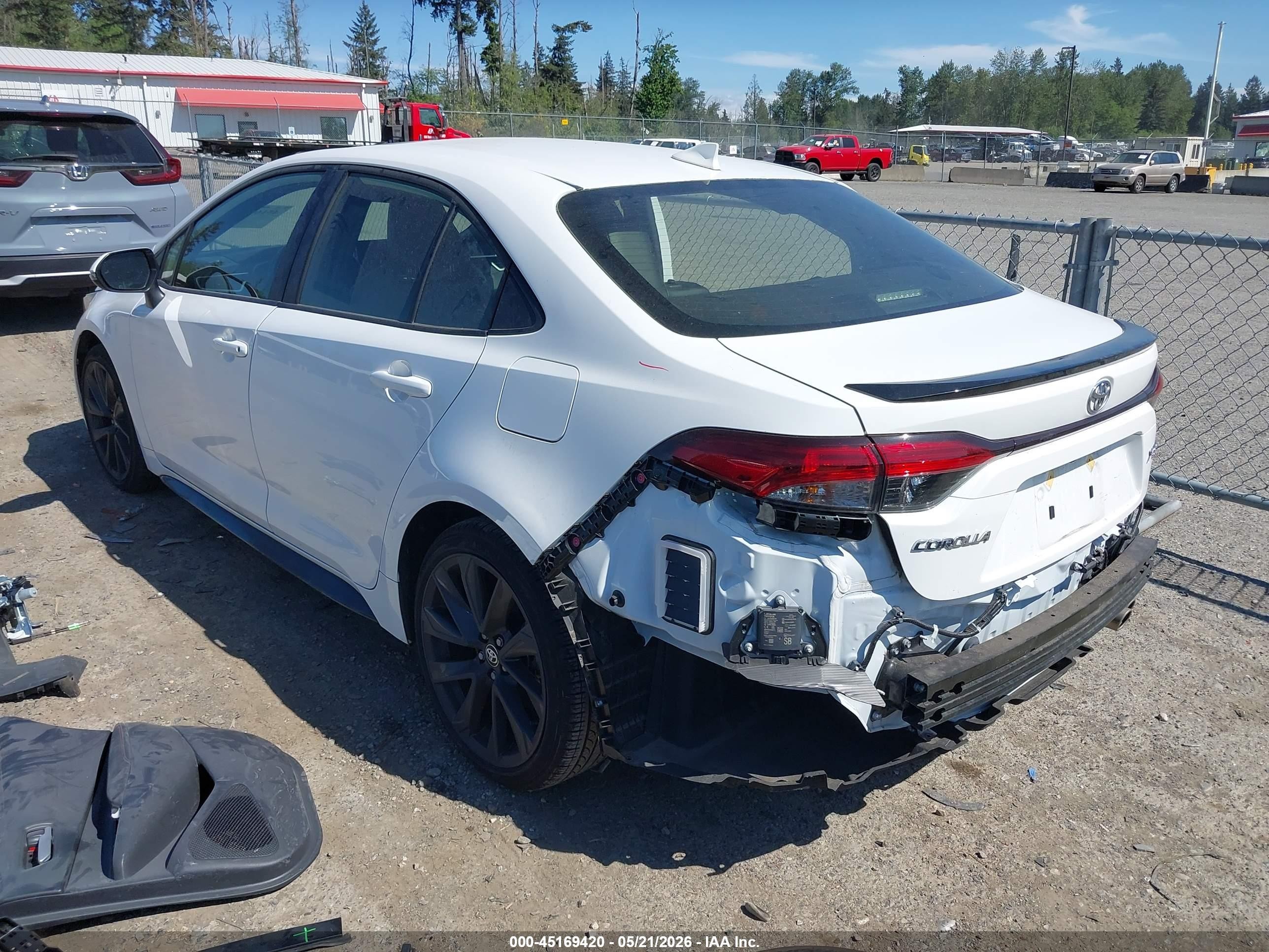 2024 Toyota Corolla Xse White vin: JTDT4MCE8RJ106025